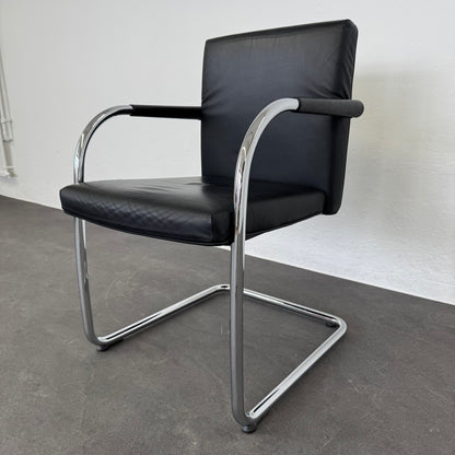 Vitra Visasoft Freischwinger seitliche Ansicht