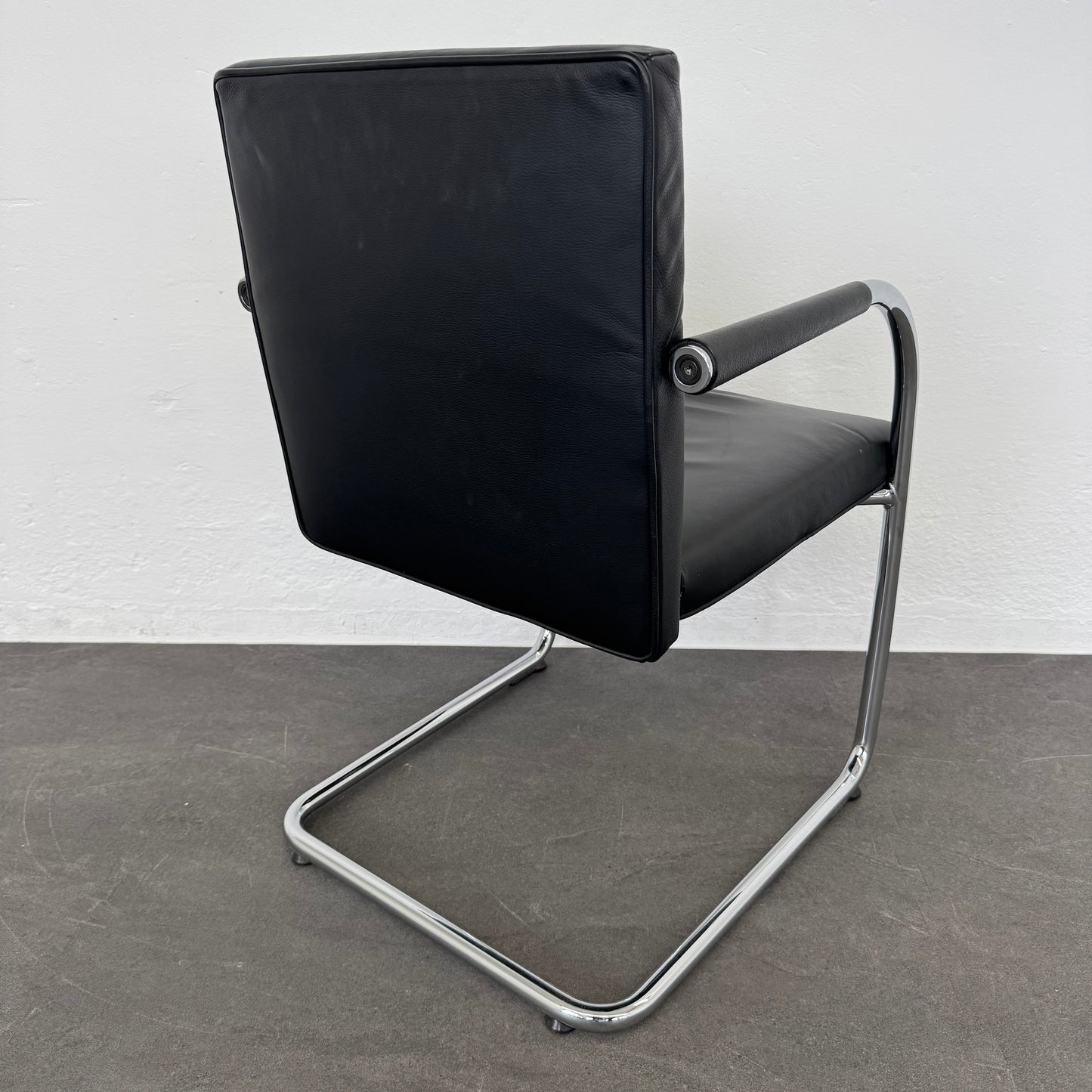 Vitra Visasoft Freischwinger mit Rückenlehne