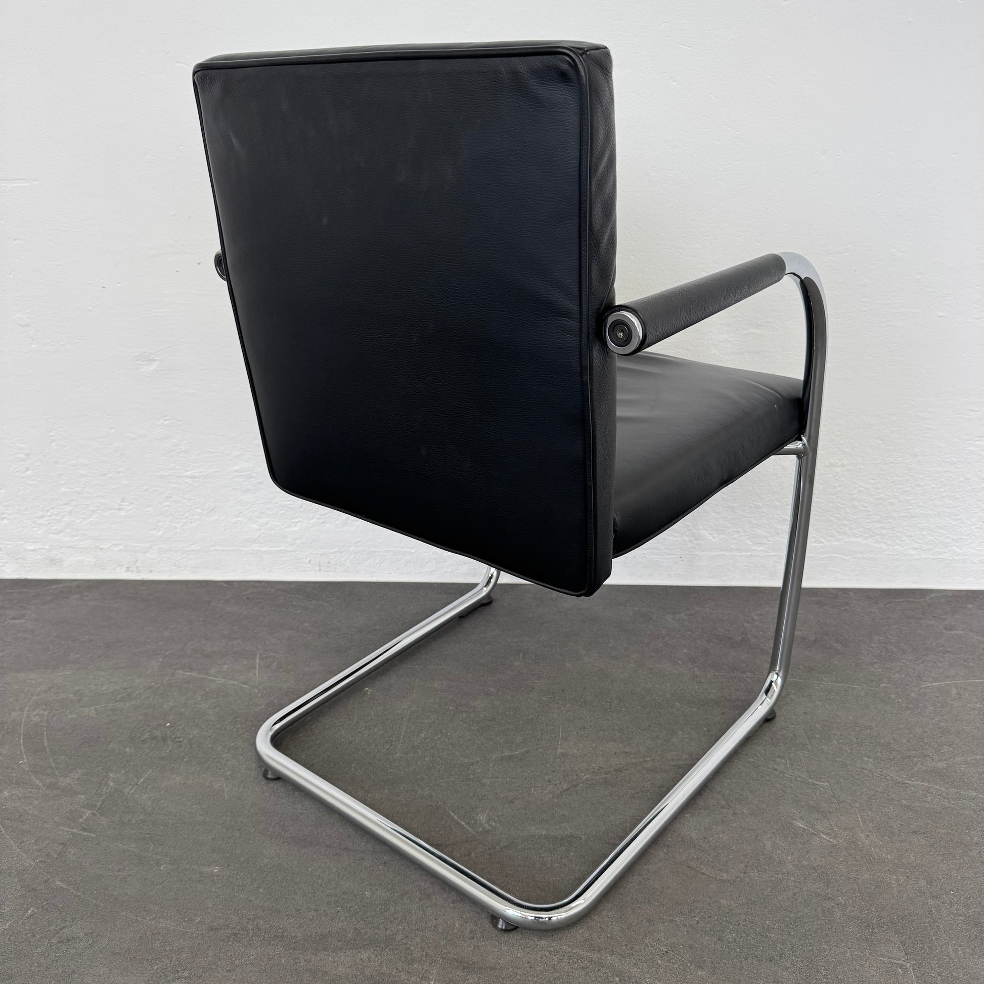 Vitra Visasoft Freischwinger mit Rückenlehne