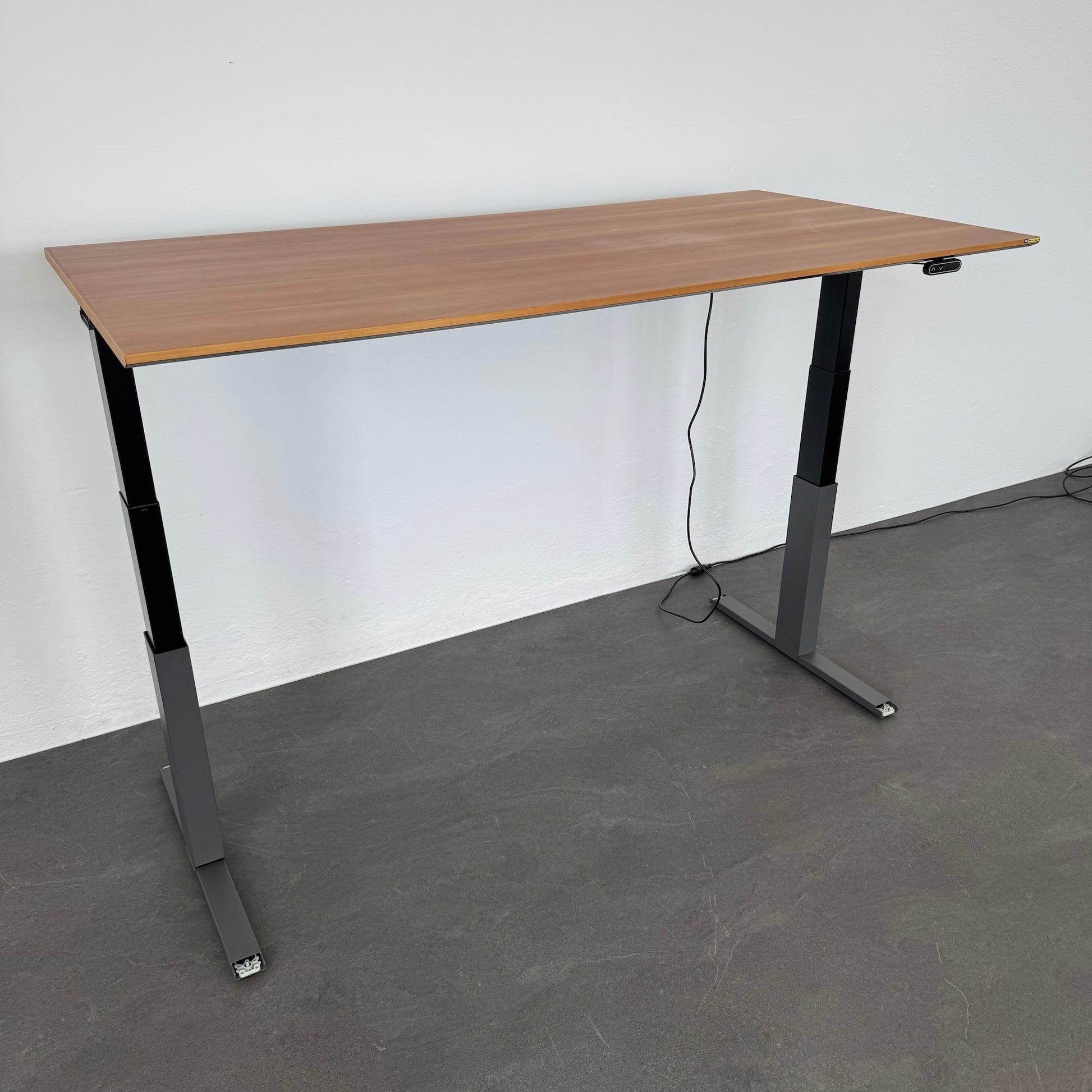 Extend Sitz-Steh-Schreibtisch höhenverstellbar von 650-1270mm