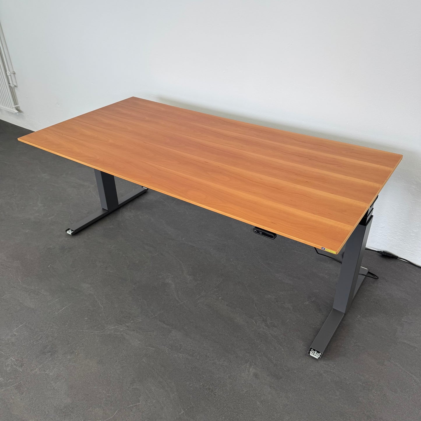 Lista Office Extend Sitz-Steh-Schreibtisch Deatilfoto Display