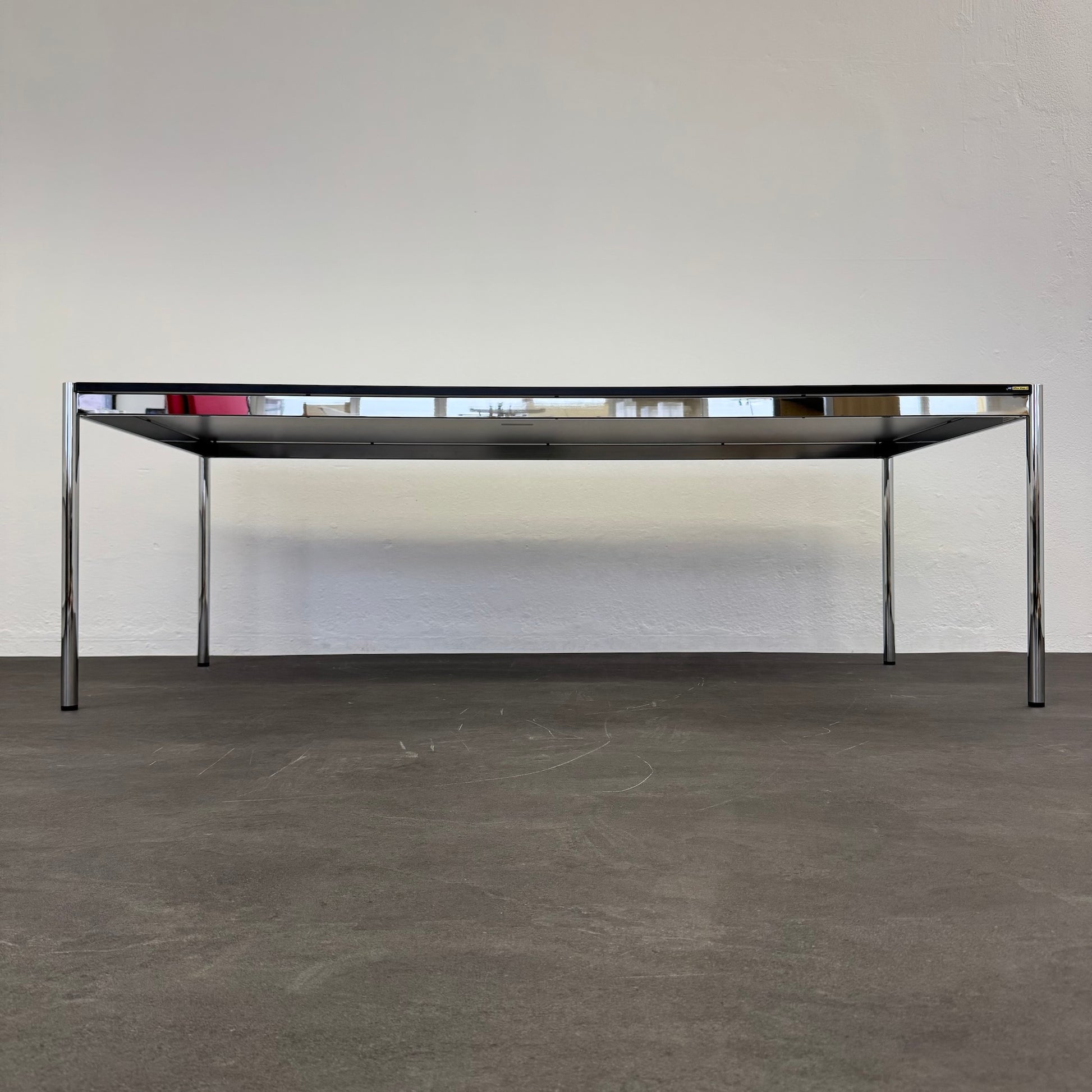 USM Haller Classic Sitzungstisch Ansicht von unten