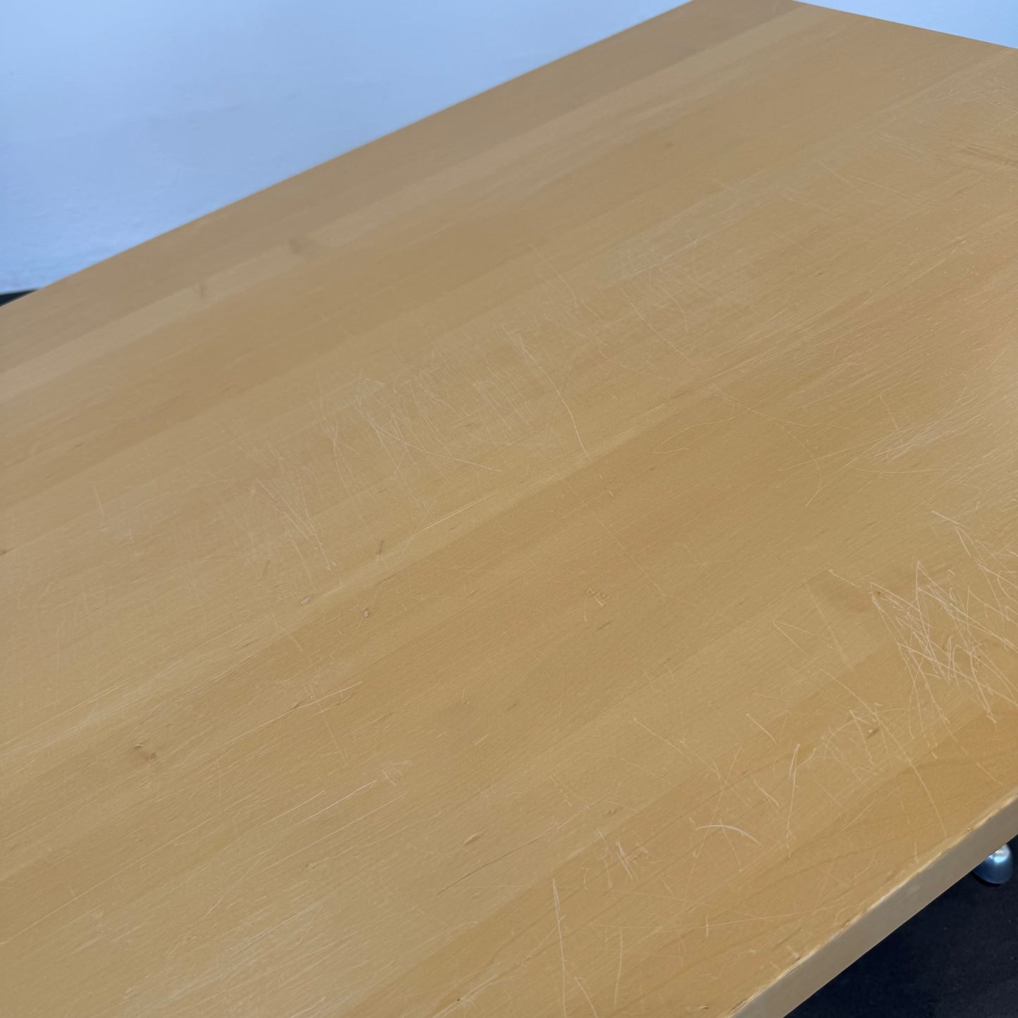 Gehri Trigo Besprechungstisch Detailfoto Tischplatte