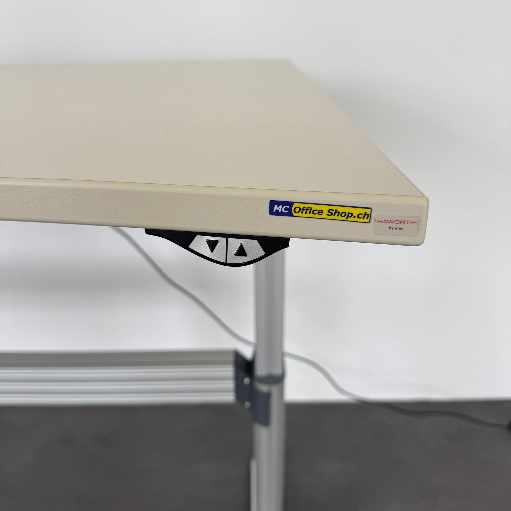 Haworth TC4000 Sitz-Steh-Schreibtisch Detailfoto Steuerung