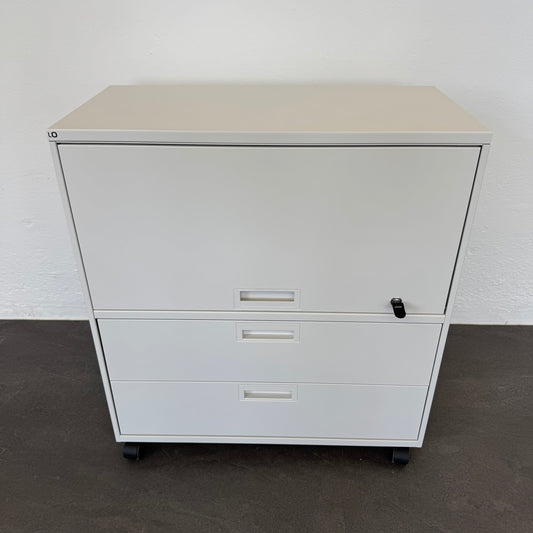 Lista Office Qub Sideboard auf Rollen in Weiss
