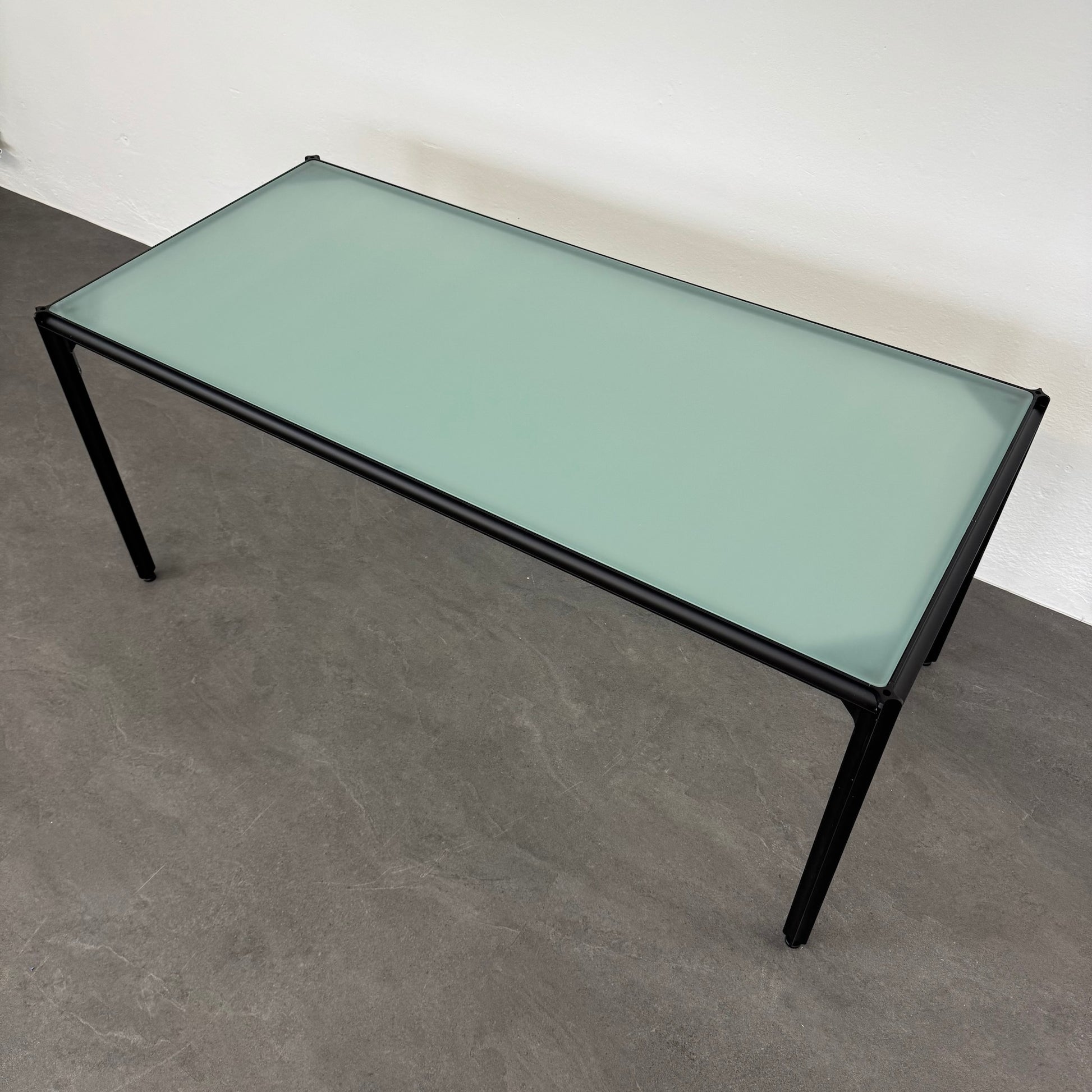Vintage Design Bauhaus Style Besprechungstisch seitliche Ansicht von oben