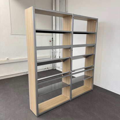 Gehri FlyBye Präsentations-Regal seitliche Ansicht