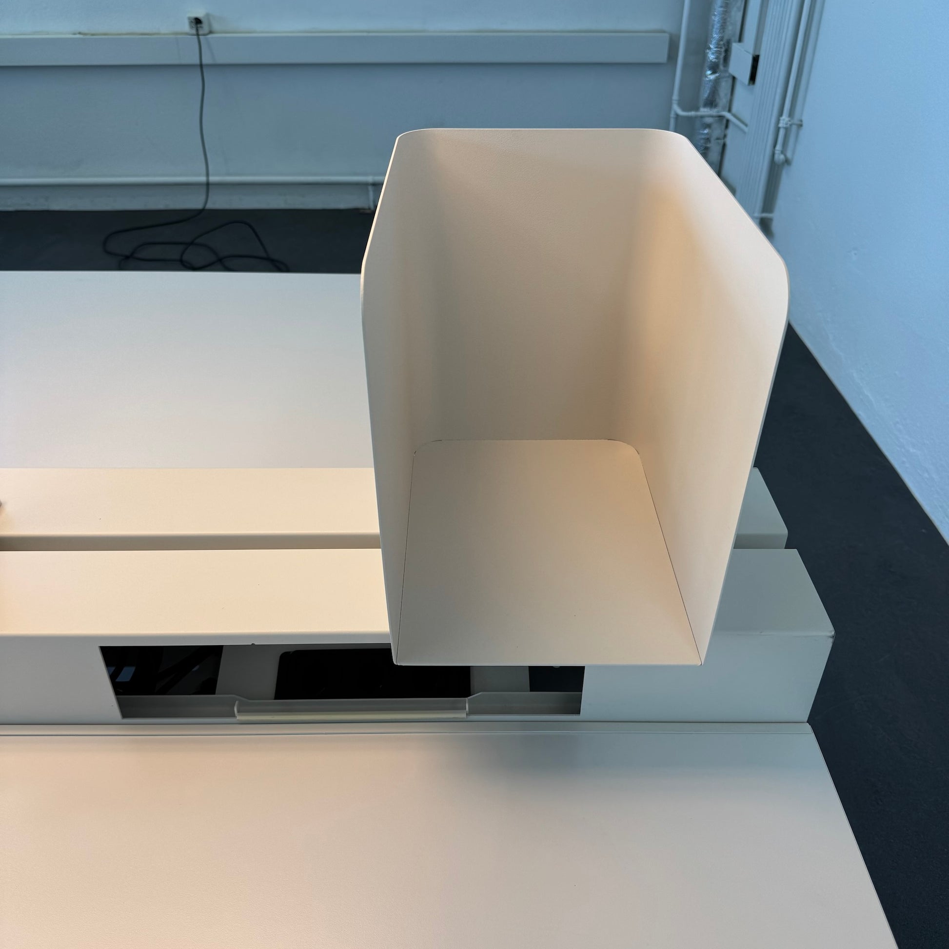 Vitra Joyn Workstation Detailfoto Ablagefach