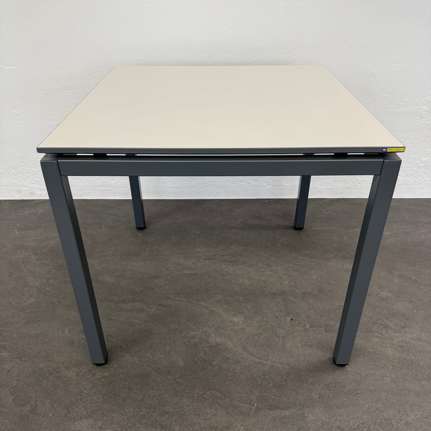 Lista Office Motion Sitzungstisch Tischplatte Weiss mit anthraziter Kante