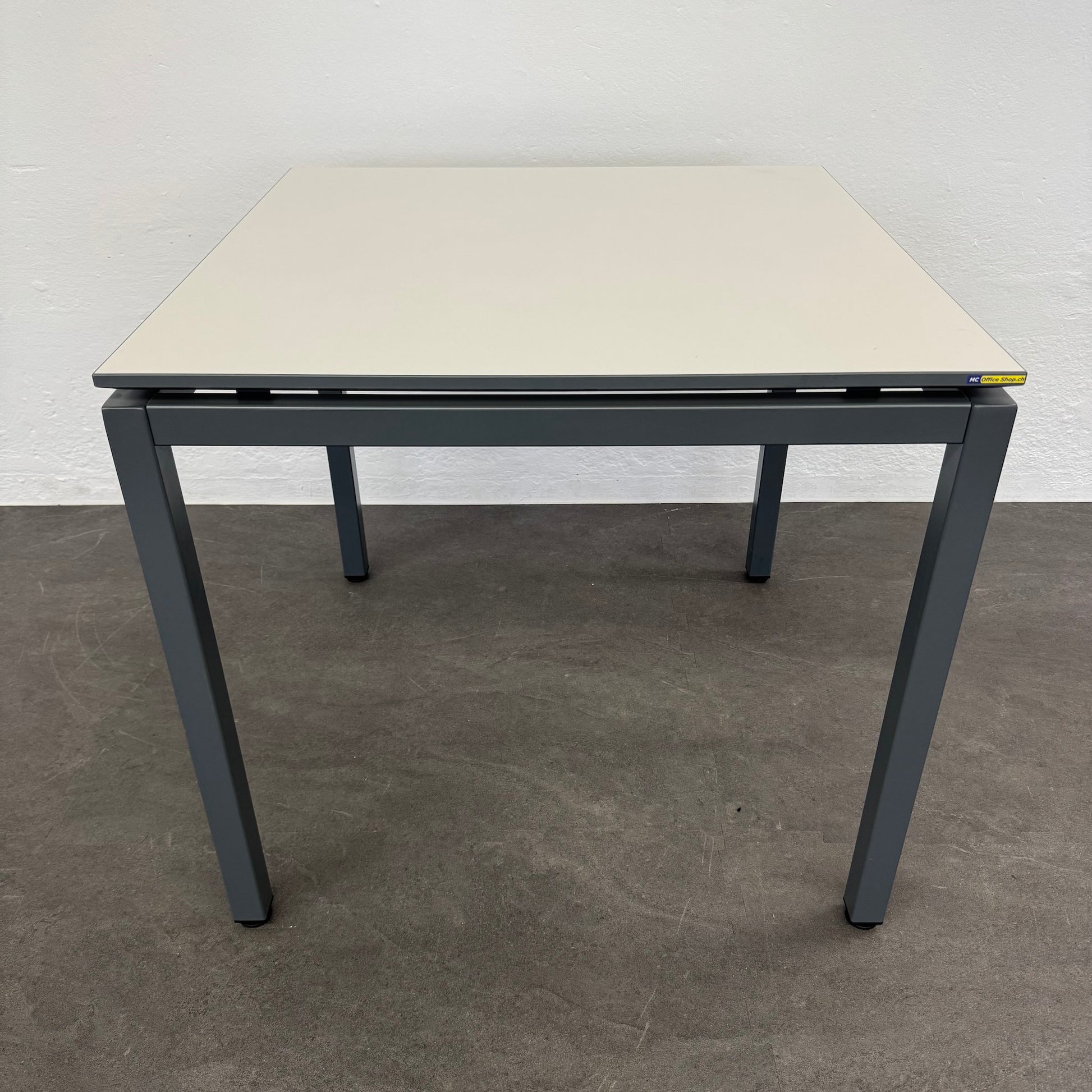 Lista Office Motion Sitzungstisch Tischplatte Weiss mit anthraziter Kante