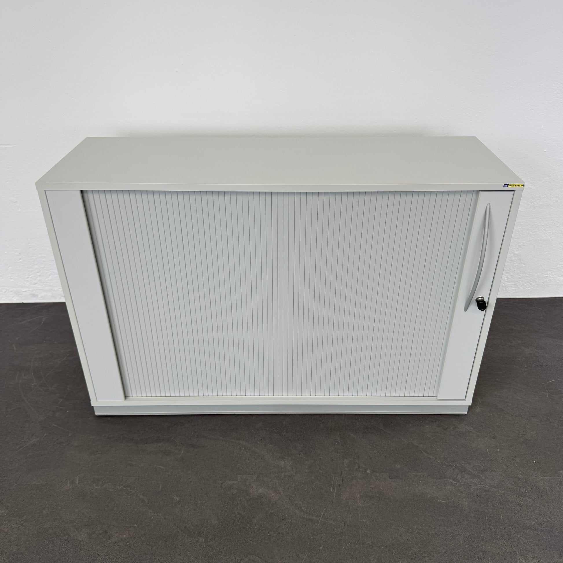 Echo Classic Lateralschrankschrank aus Spanplatte Lichtgrau