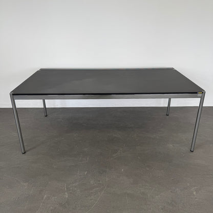 USM Haller Classic Schreibtisch 2000 x 1105 mm mit Kabelkanal