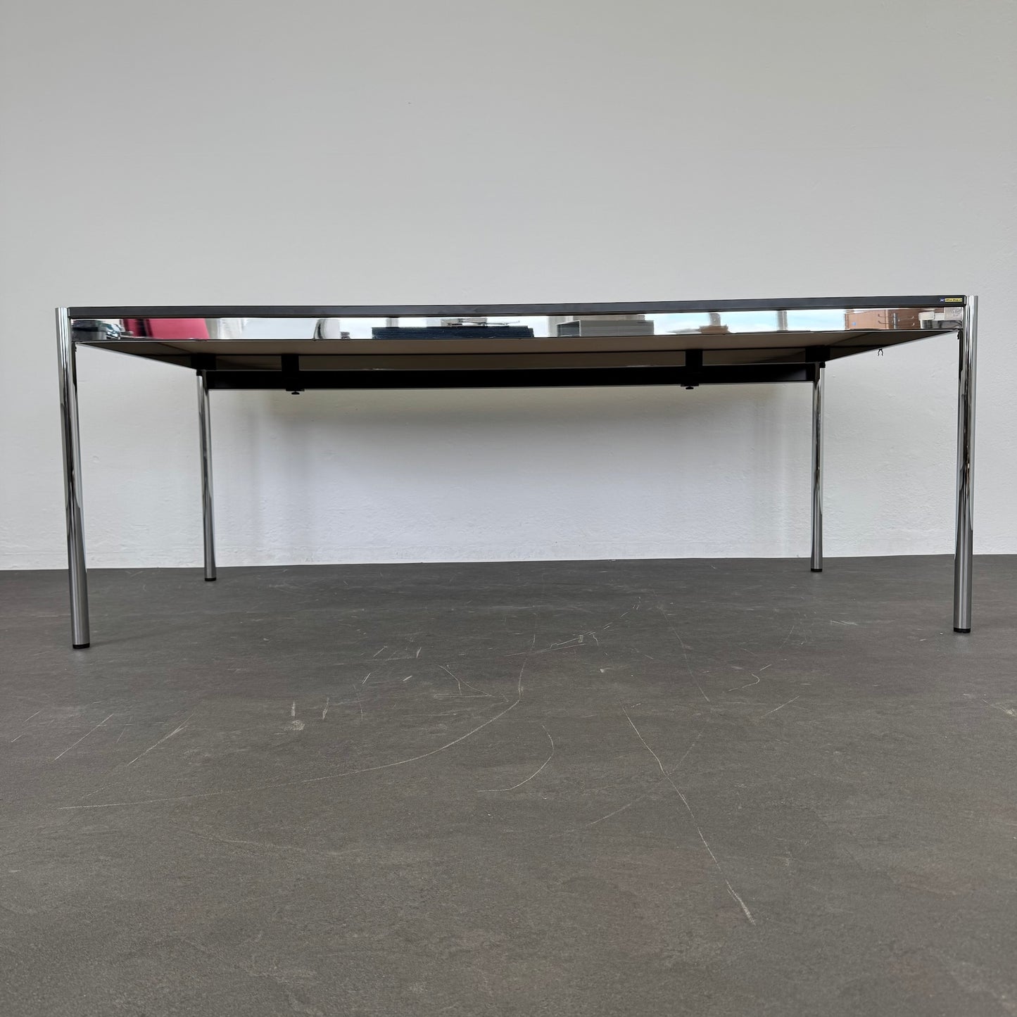 USM Haller Classic Schreibtisch Ansicht von unten