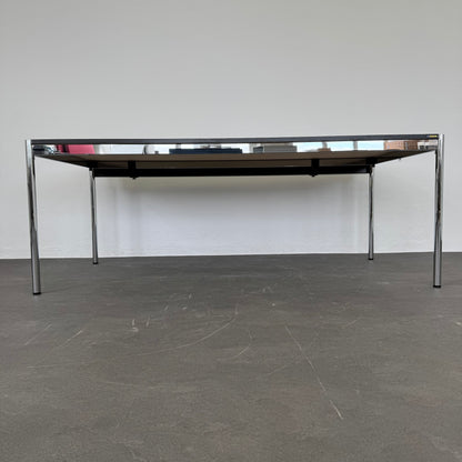 USM Haller Classic Schreibtisch Ansicht von unten