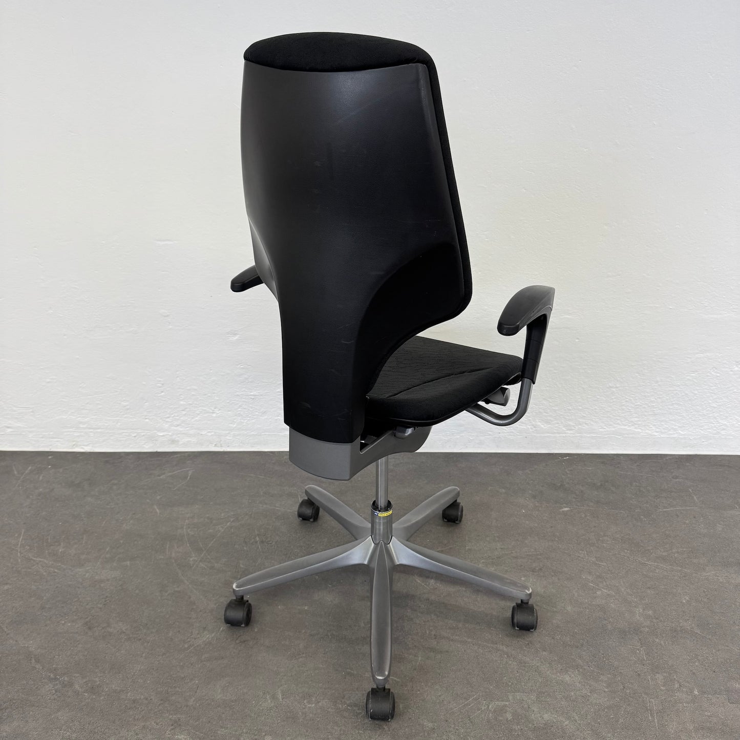 Giroflex G64 Bürodrehstuhl mit Rückenlehne