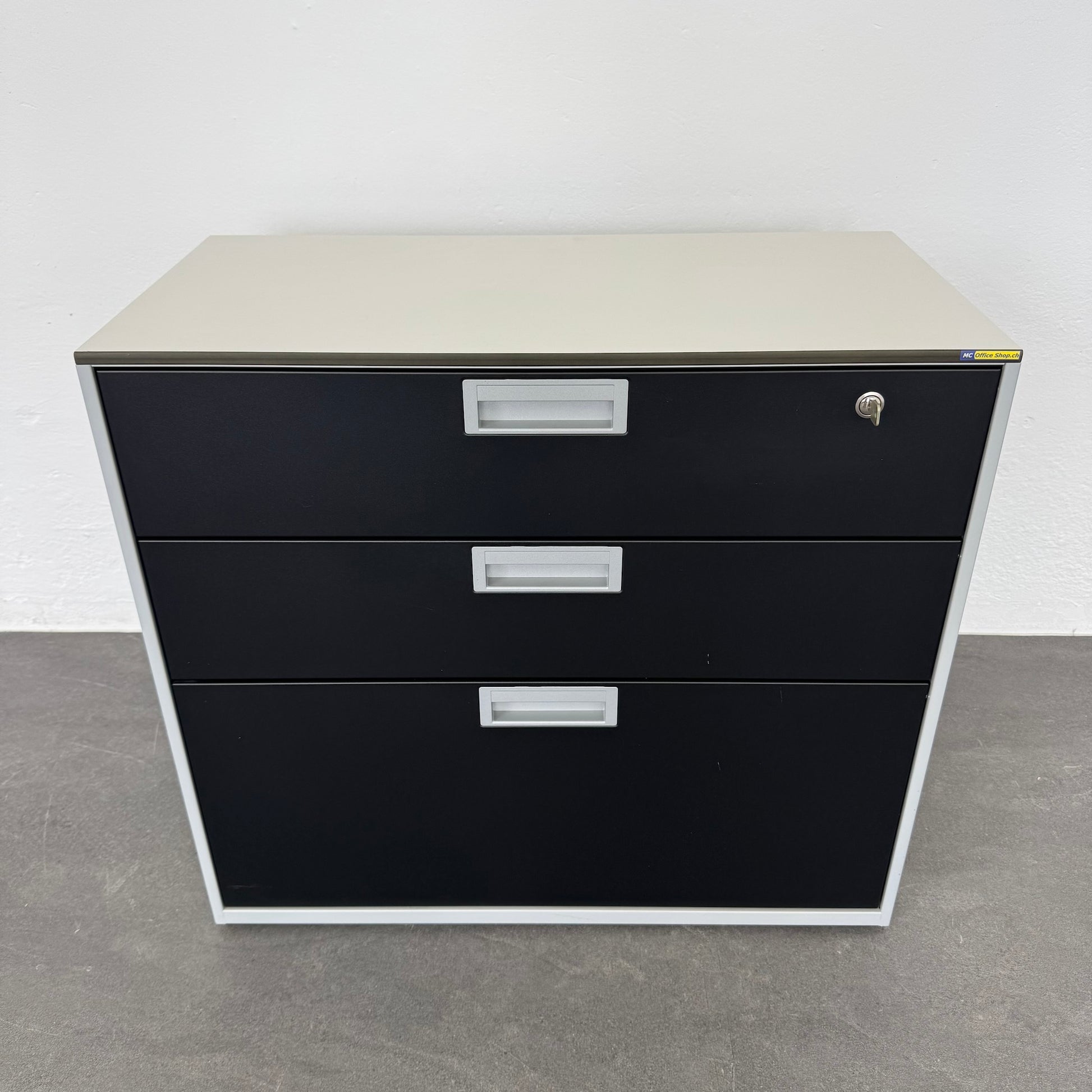 Lista Office Qub Modul-Kombination in Silbergrau und Schwarz
