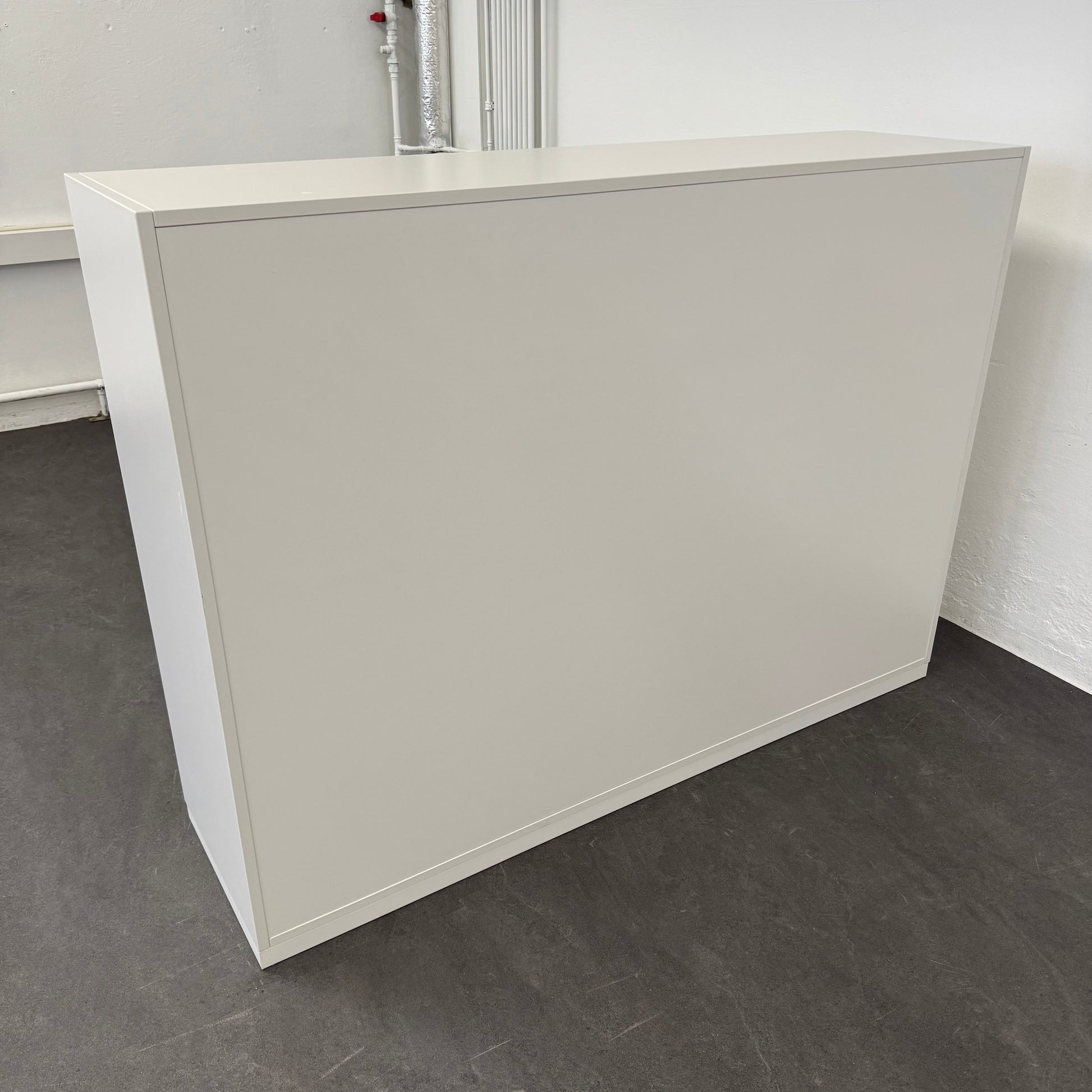 Steelcase Share It Lateralschrank Ansicht von hinten