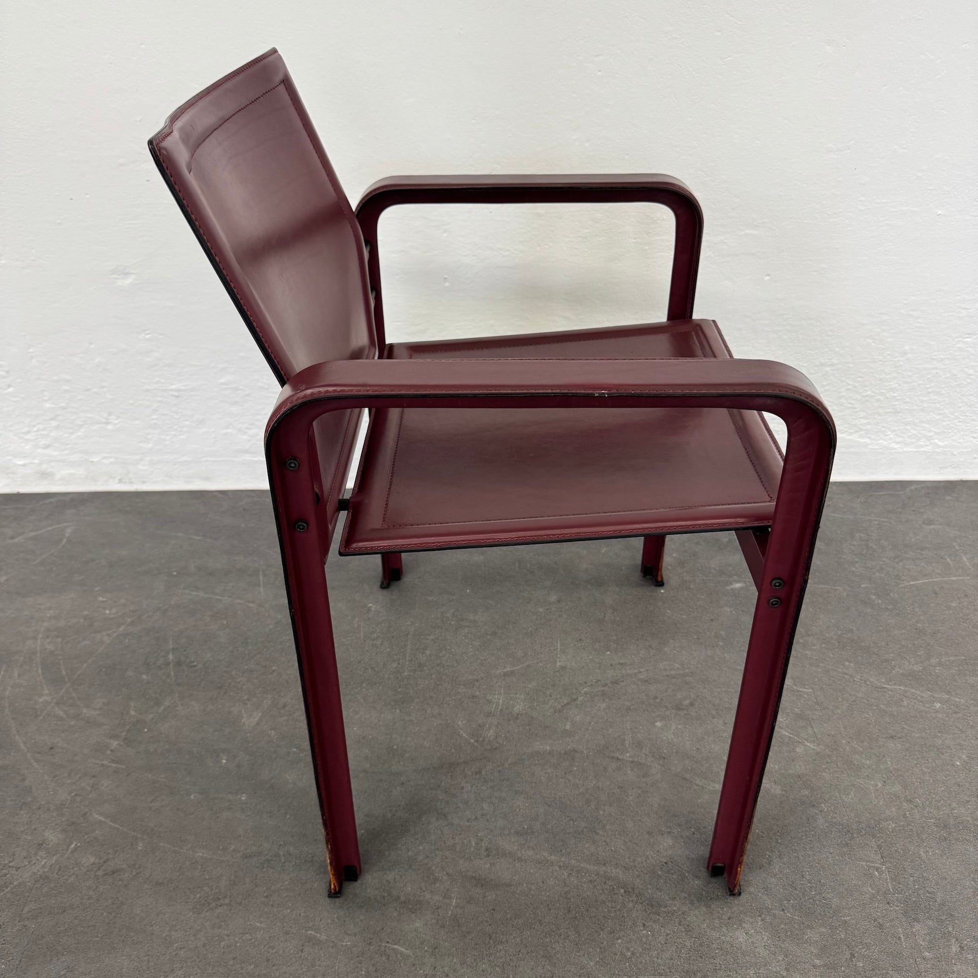 Matteo Grassi Vintage Leder Stuhl seitliche Ansicht