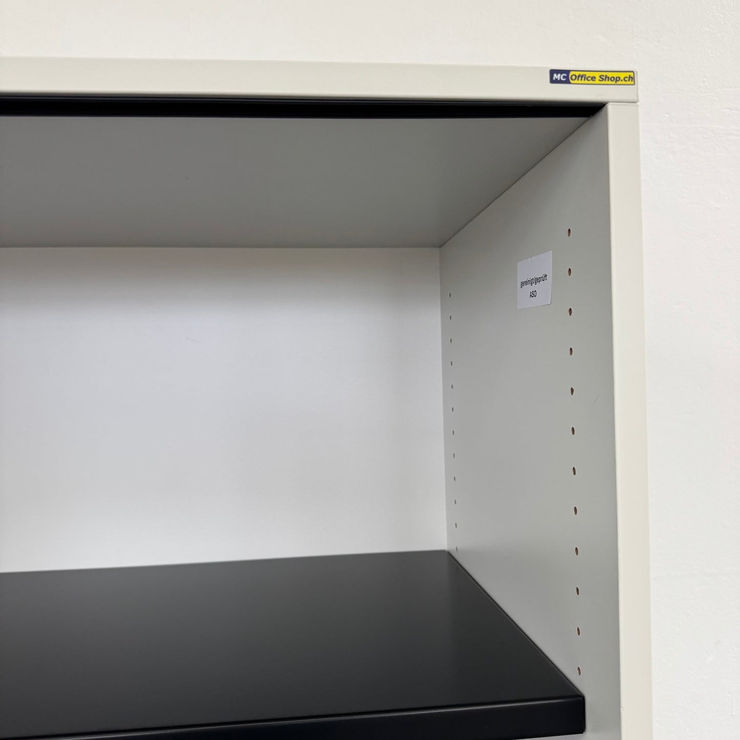 Steelcase Share It Lateralschrank Detailfoto Ecke oben