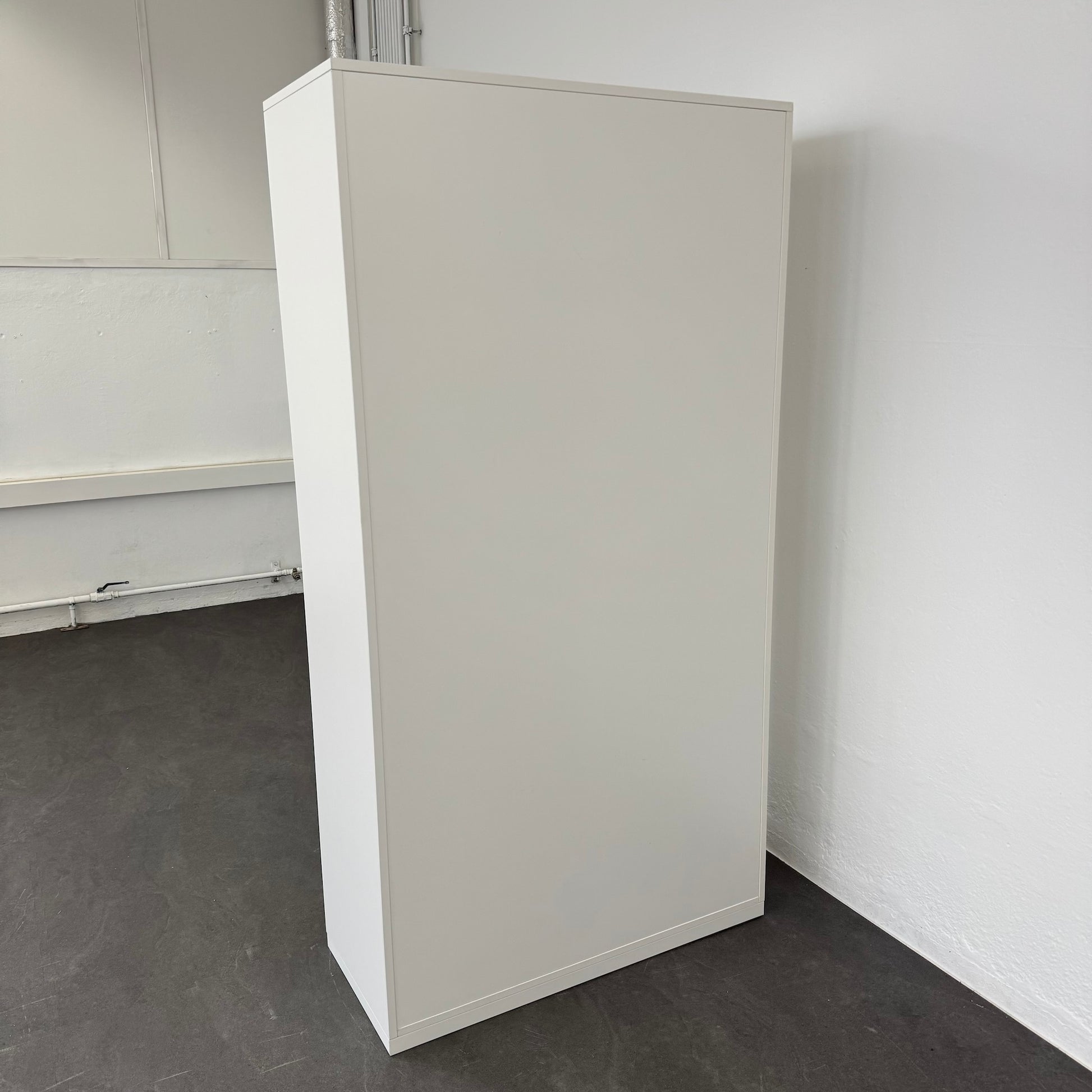 Steelcase Share It Lateralschrank Ansicht von hinten