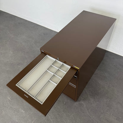 Vidmar Basic Unterstell-Korpus mit Materialschublade offen