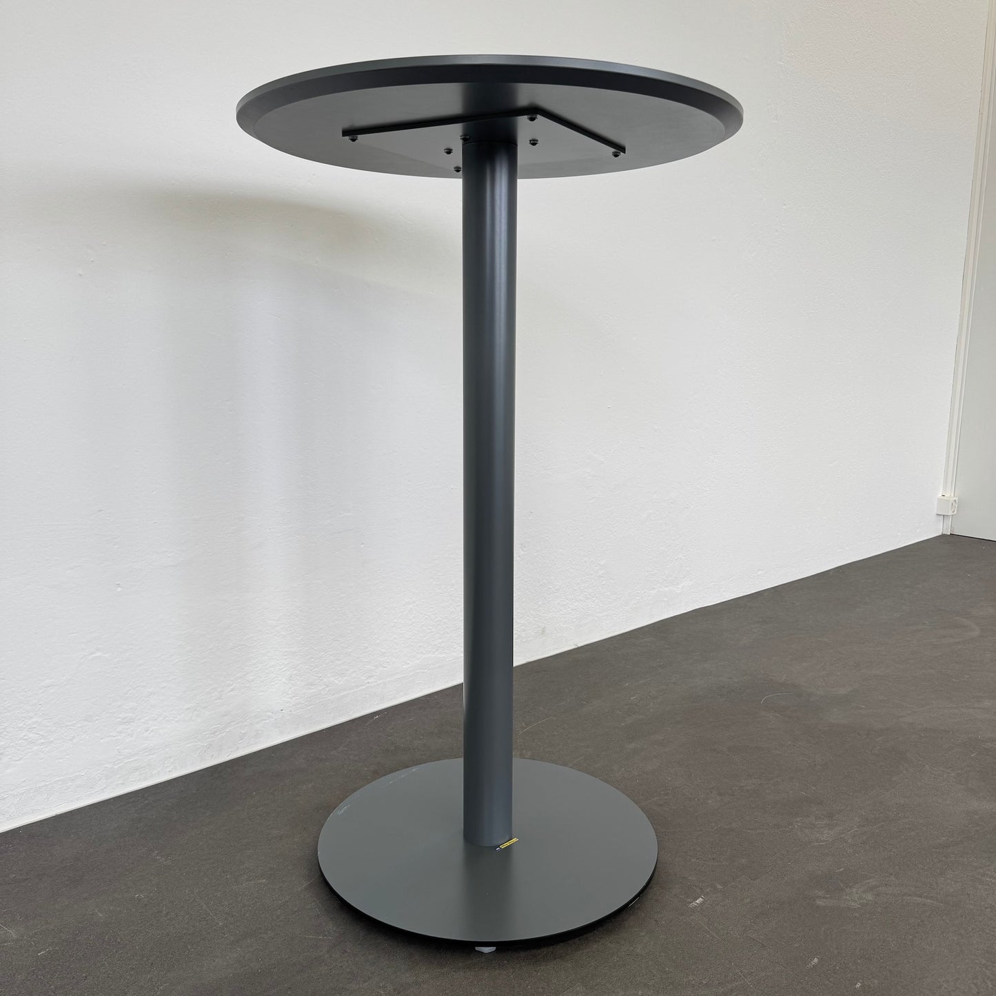 Lista Office Motion Stehbartisch seitliche Ansicht von unten