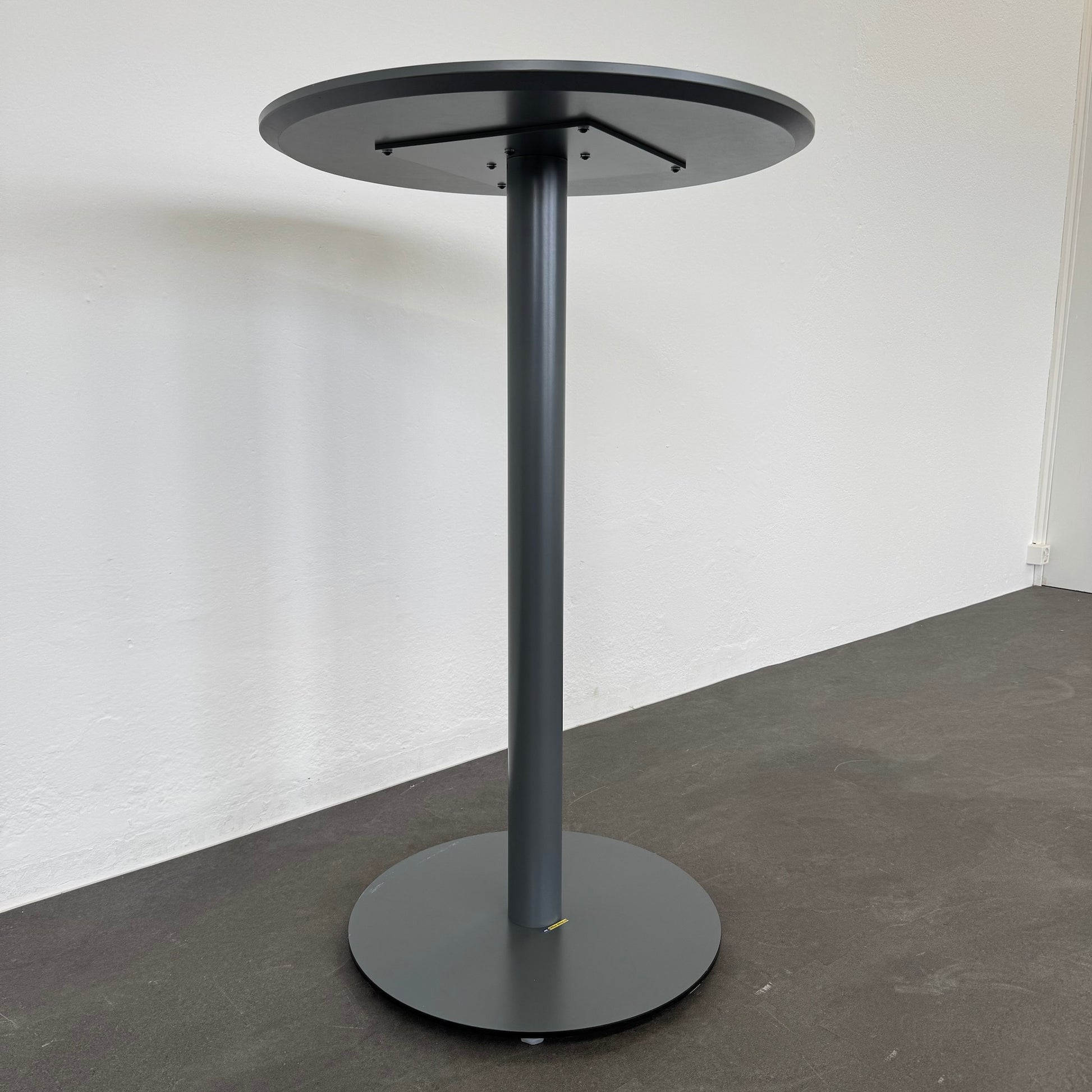 Lista Office Motion Stehbartisch seitliche Ansicht von unten