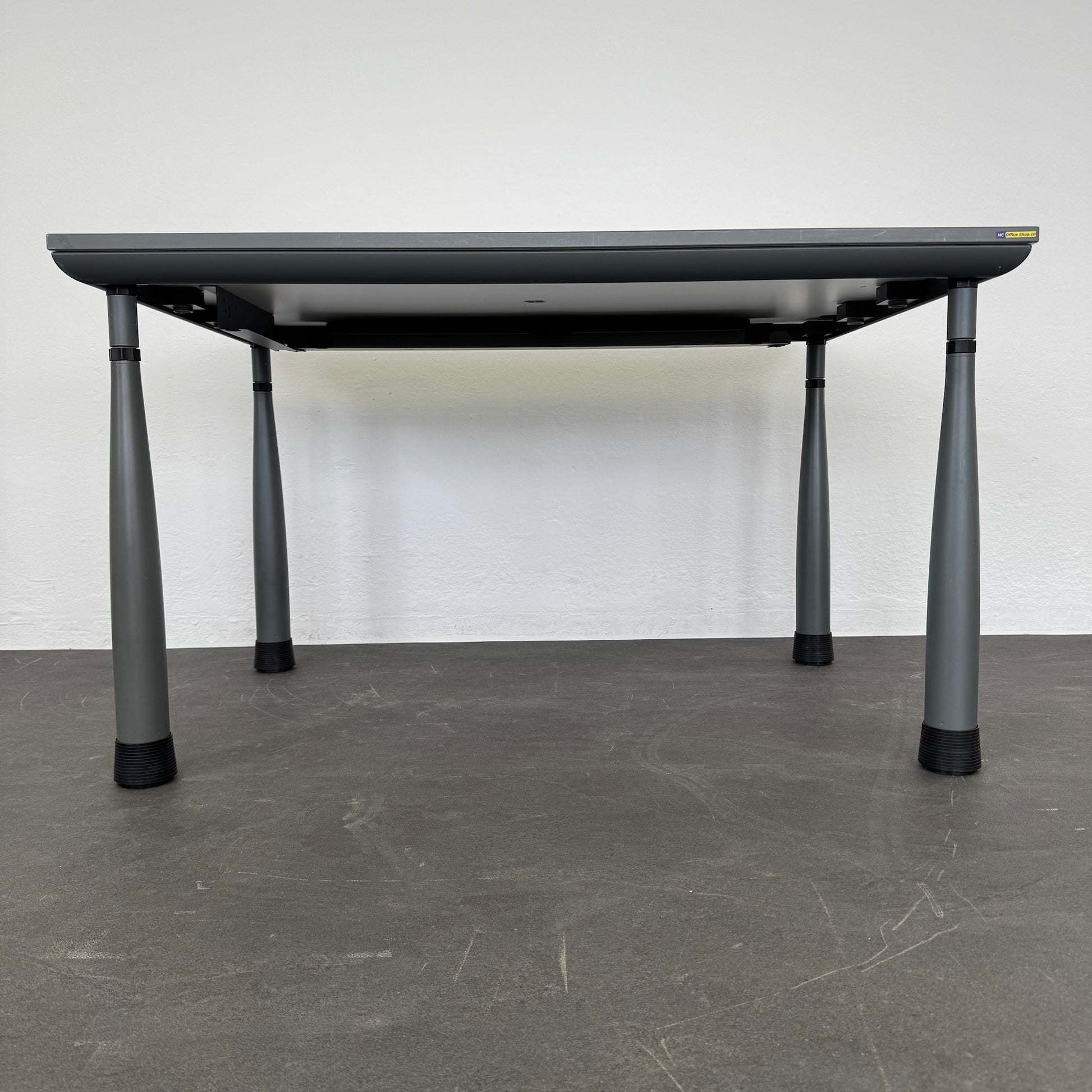 Lista Office LO Solution Schreibtisch mit Kabelkanal