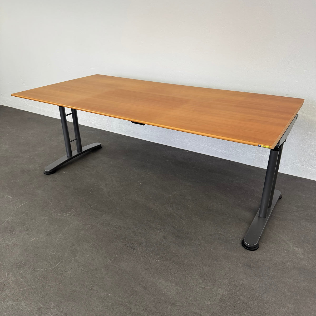 Ergodata System Desk Schreibtisch höhenverstellbar mit Kurbel