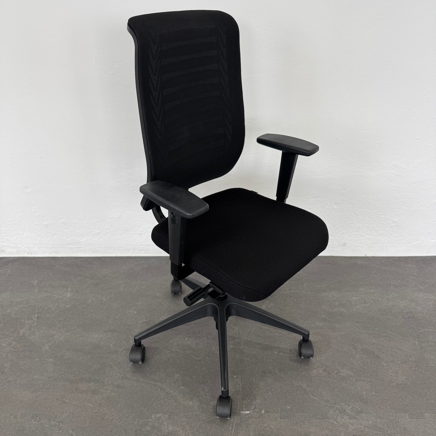 Girsberger Reflex Bürodrehstuhl mit Armlehnen