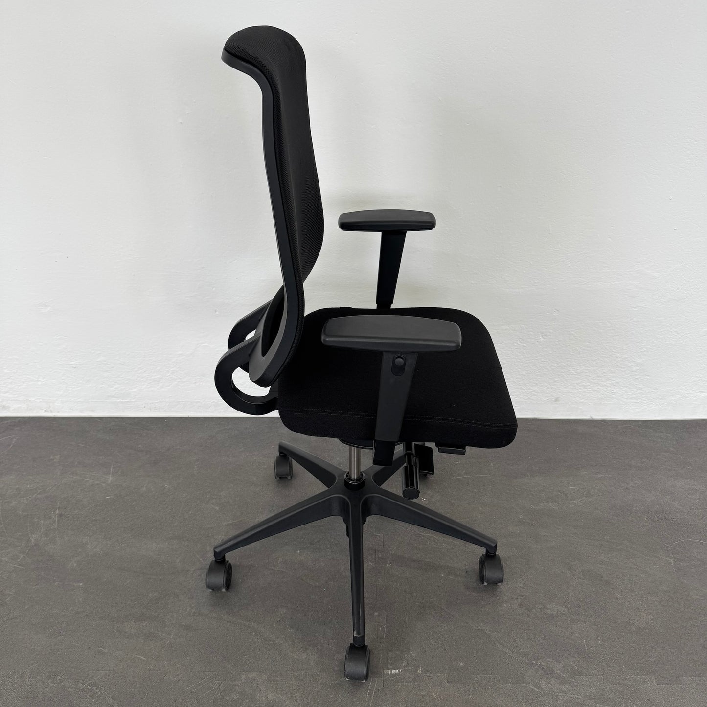 Girsberger Reflex Bürodrehstuhl mit Fusskreuz Schwarz