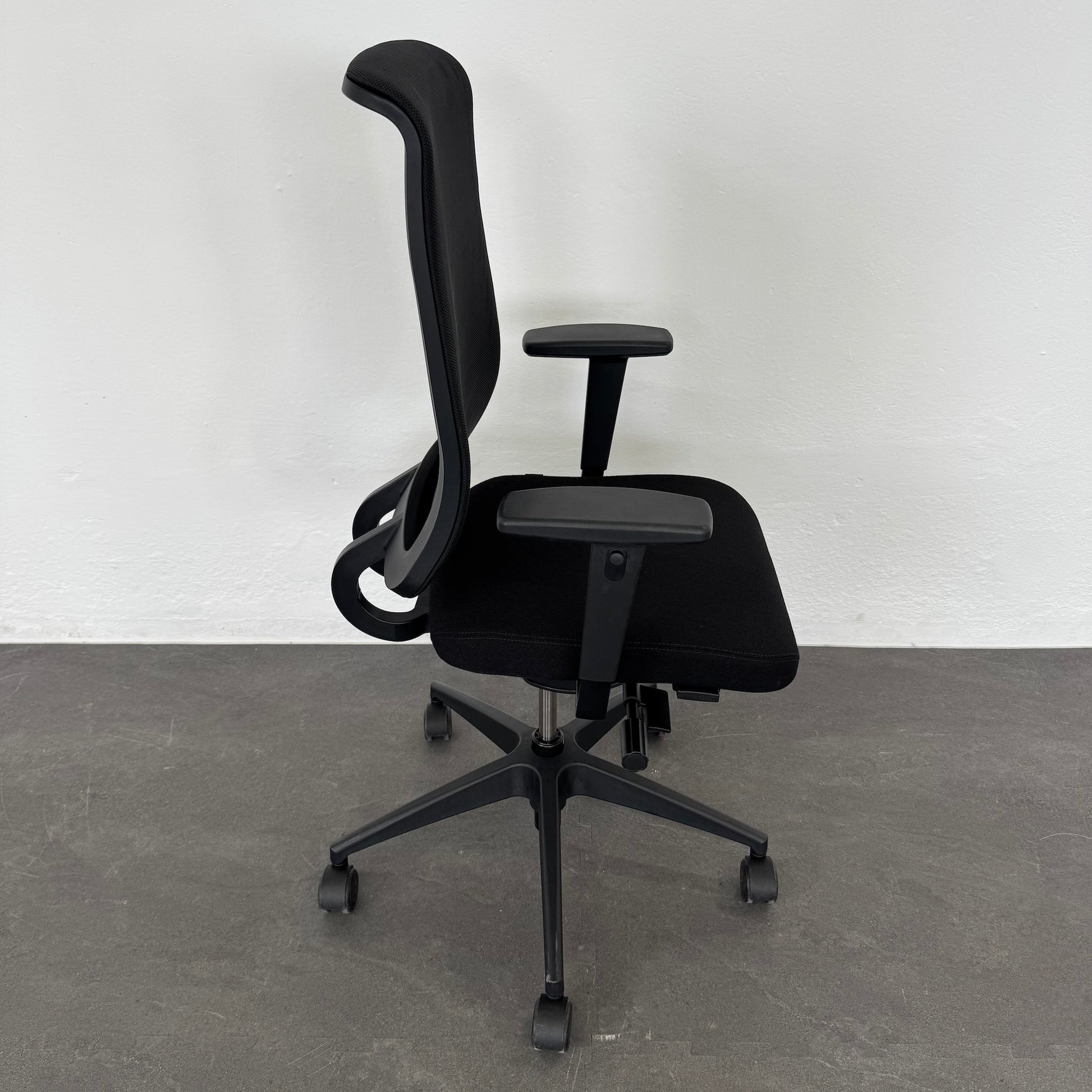 Girsberger Reflex Bürodrehstuhl mit Fusskreuz Schwarz