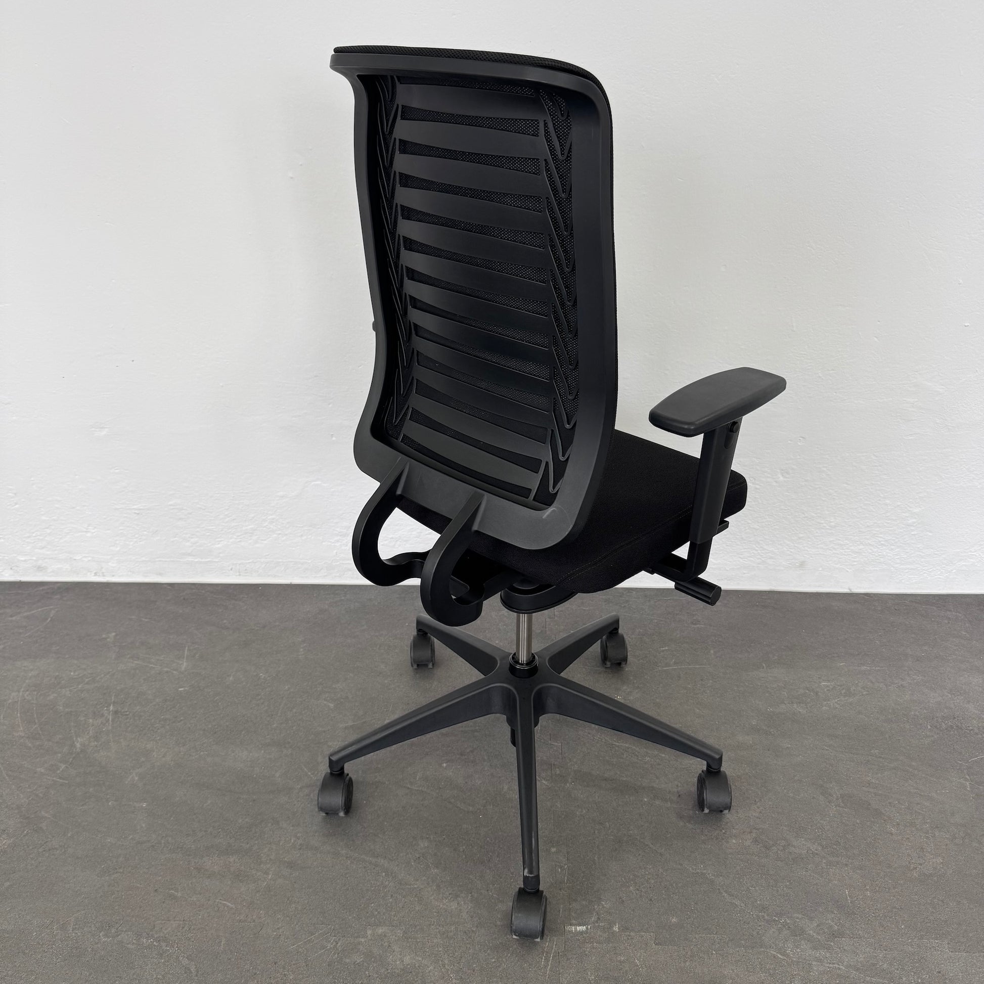 Girsberger Reflex Bürodrehstuhl mit Netzrücken