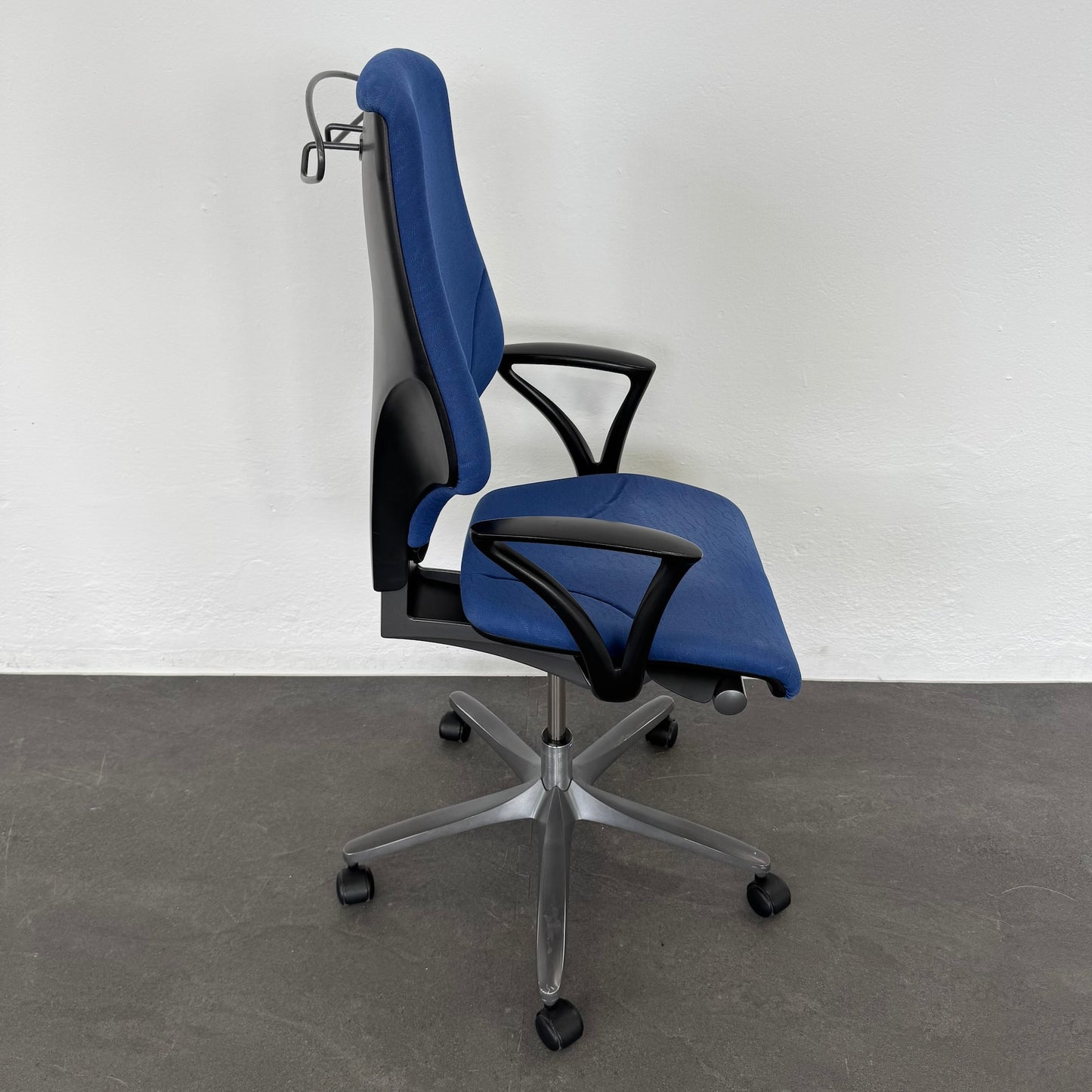 Giroflex G64 Bürodrehstuhl Fusskreuz Metall anthrazit