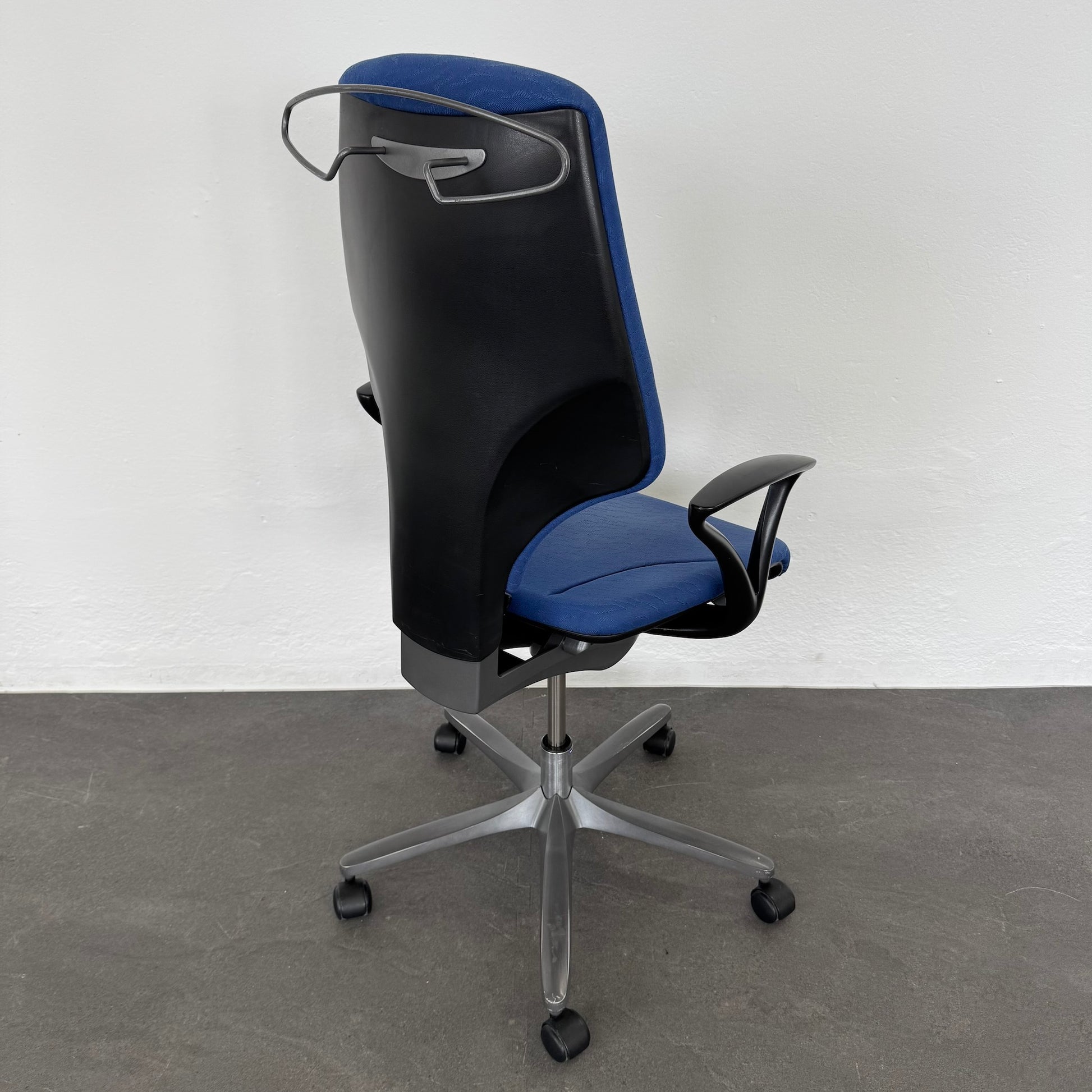 Giroflex G64 Bürodrehstuhl mit Rückenlehne