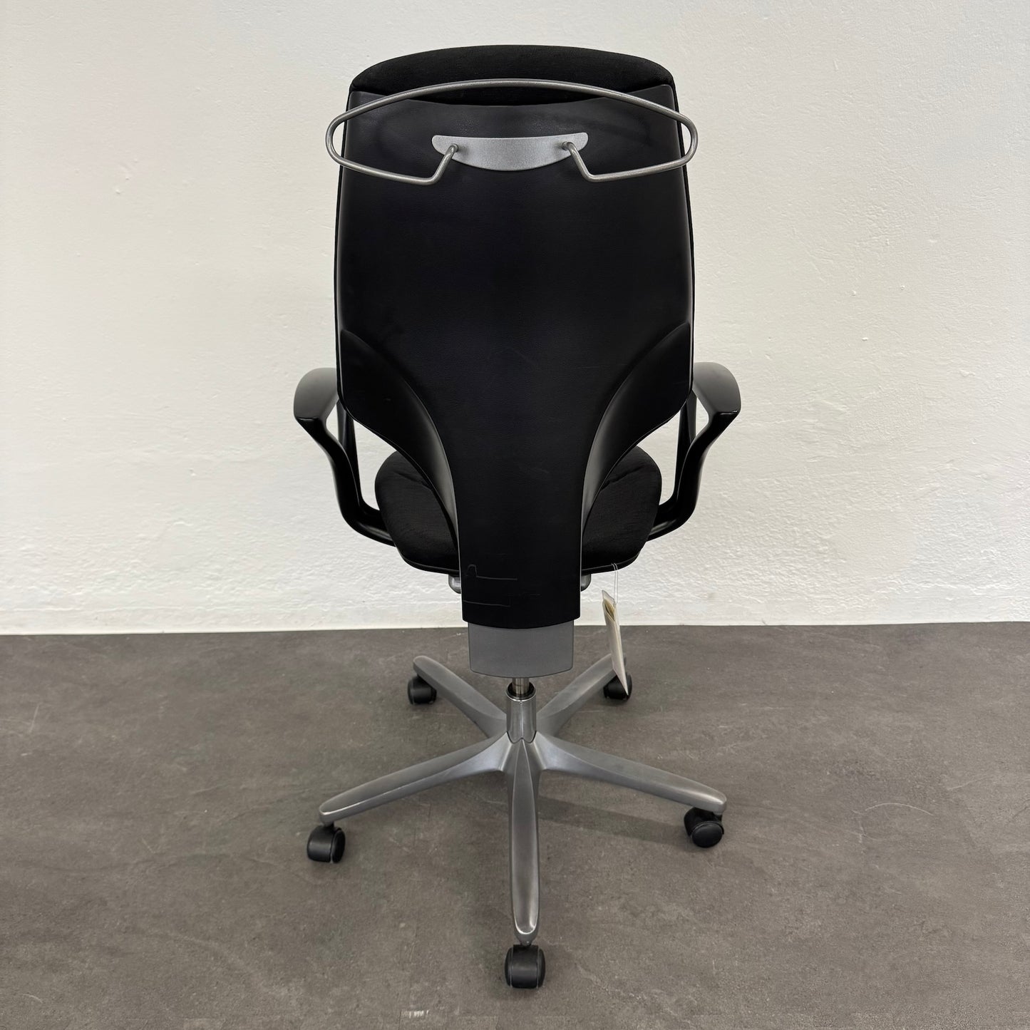 Giroflex G64 Bürodrehstuhl mit Synchronmechanik