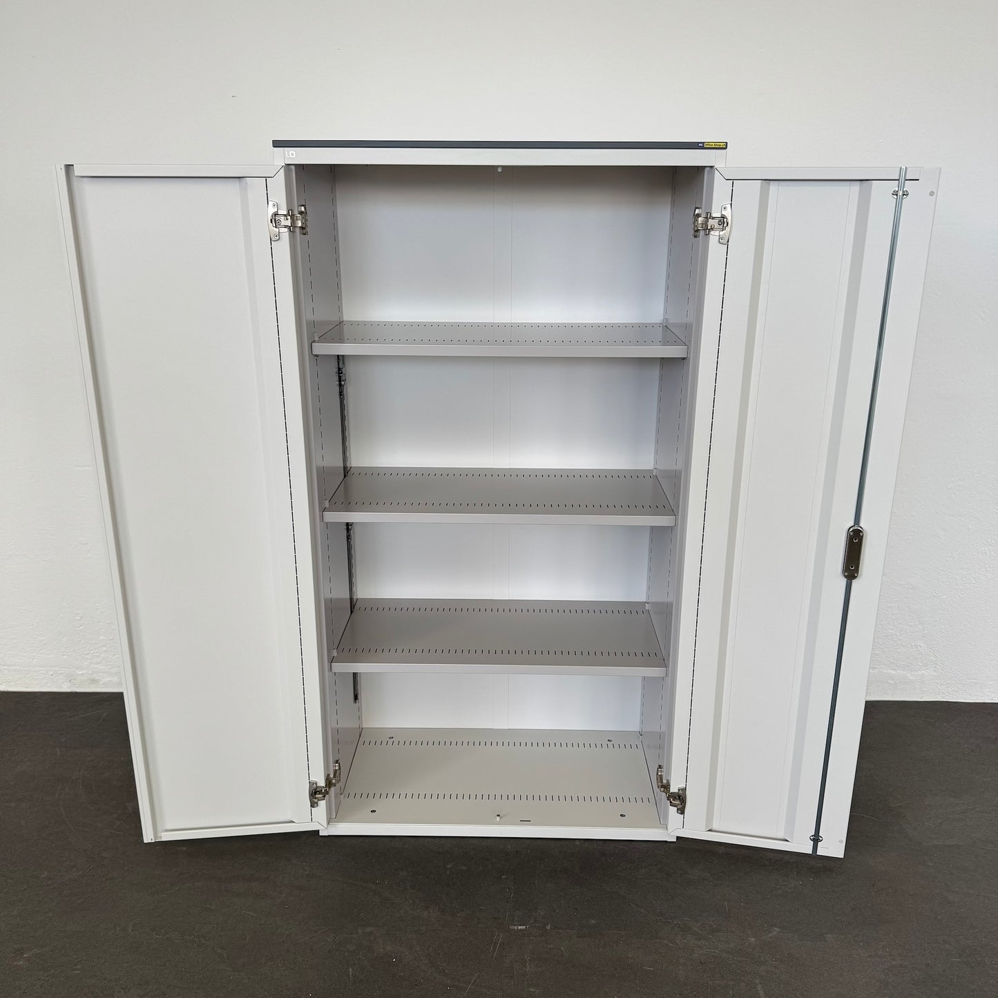 Lista Office Storage Flügeltür-Aktenschrank für 4 Ordner-Reihen