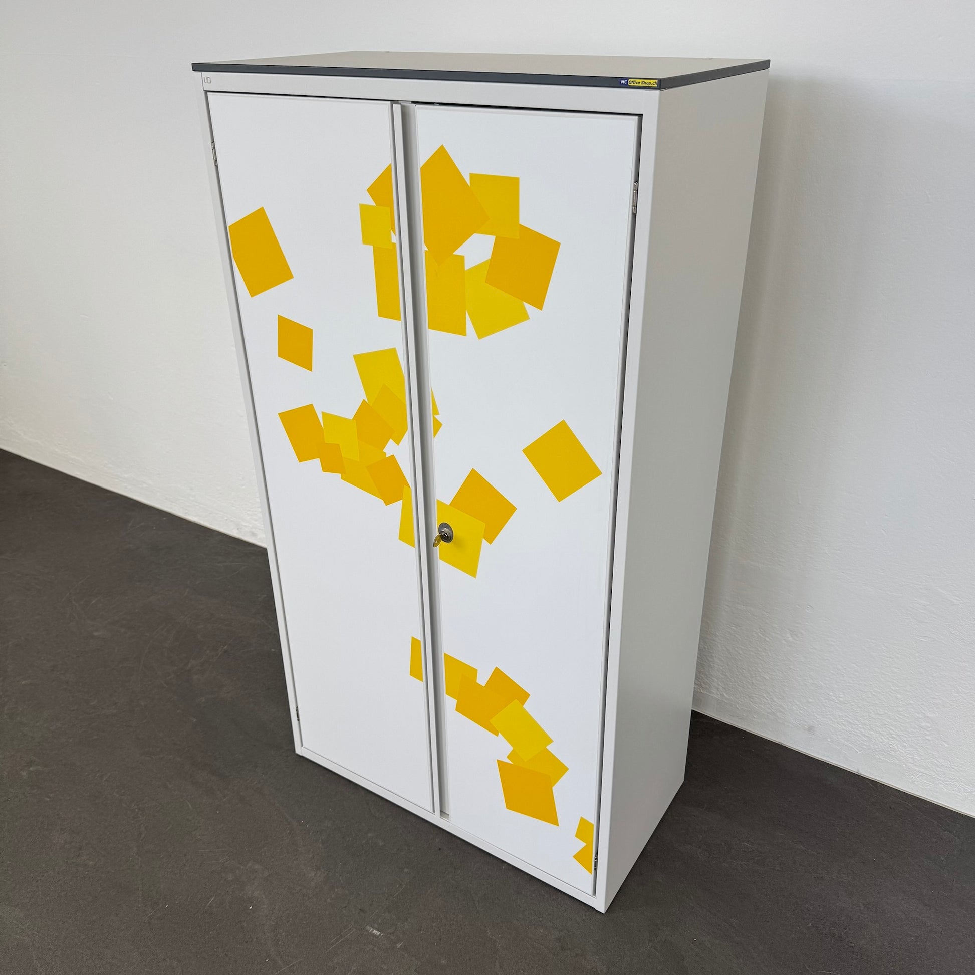 Lista Office Storage Flügeltür-Aktenschrank mit Schlüssel