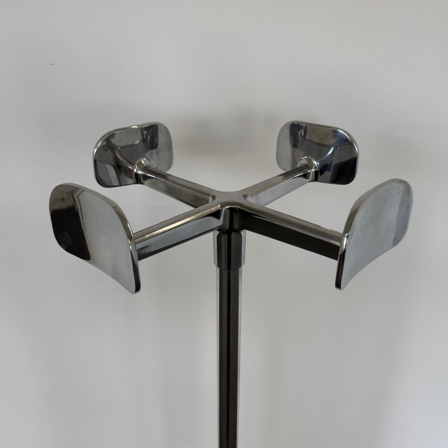 Magis Four Leaves Garderobenständer Detailfoto Kleiderhaken