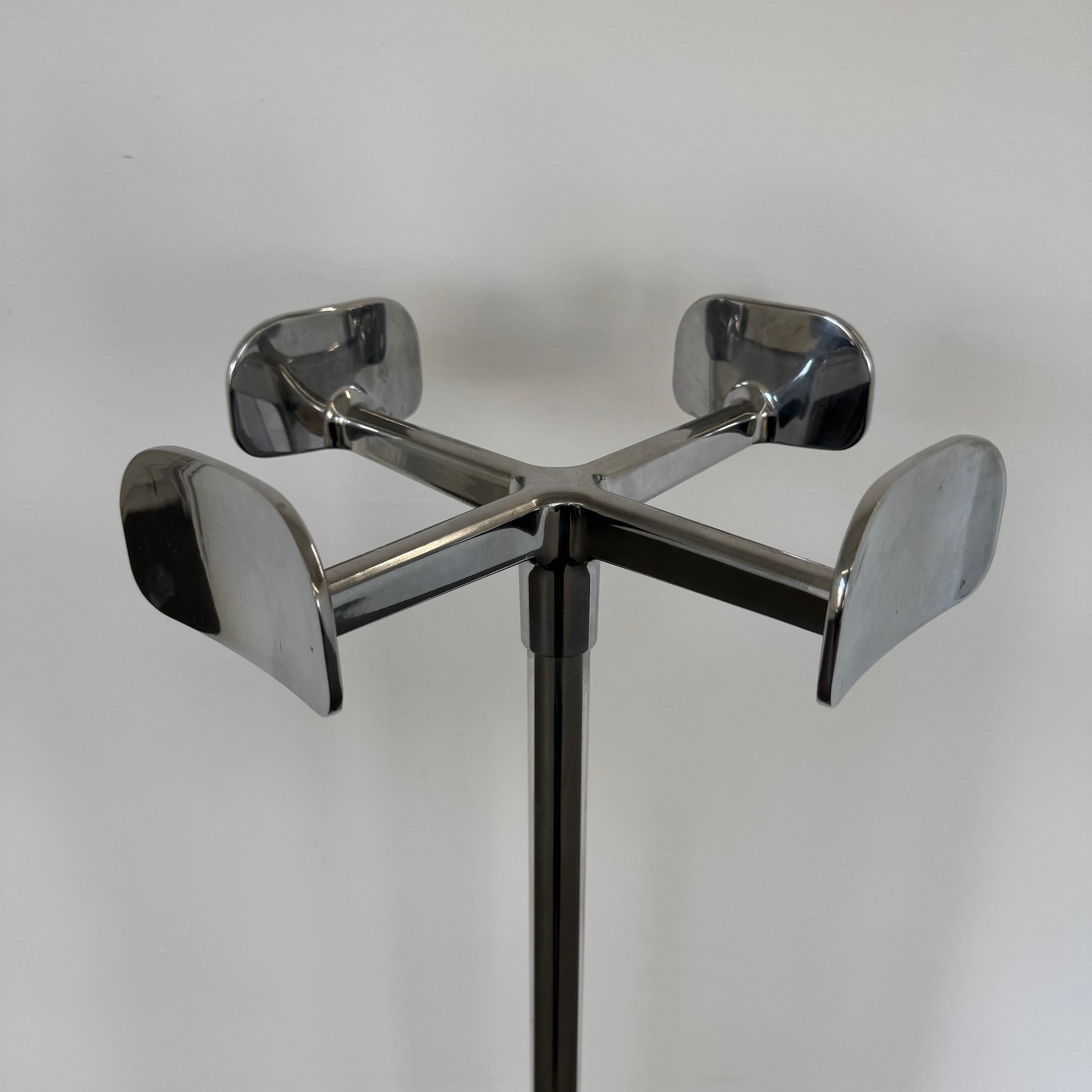 Magis Four Leaves Garderobenständer Detailfoto Kleiderhaken