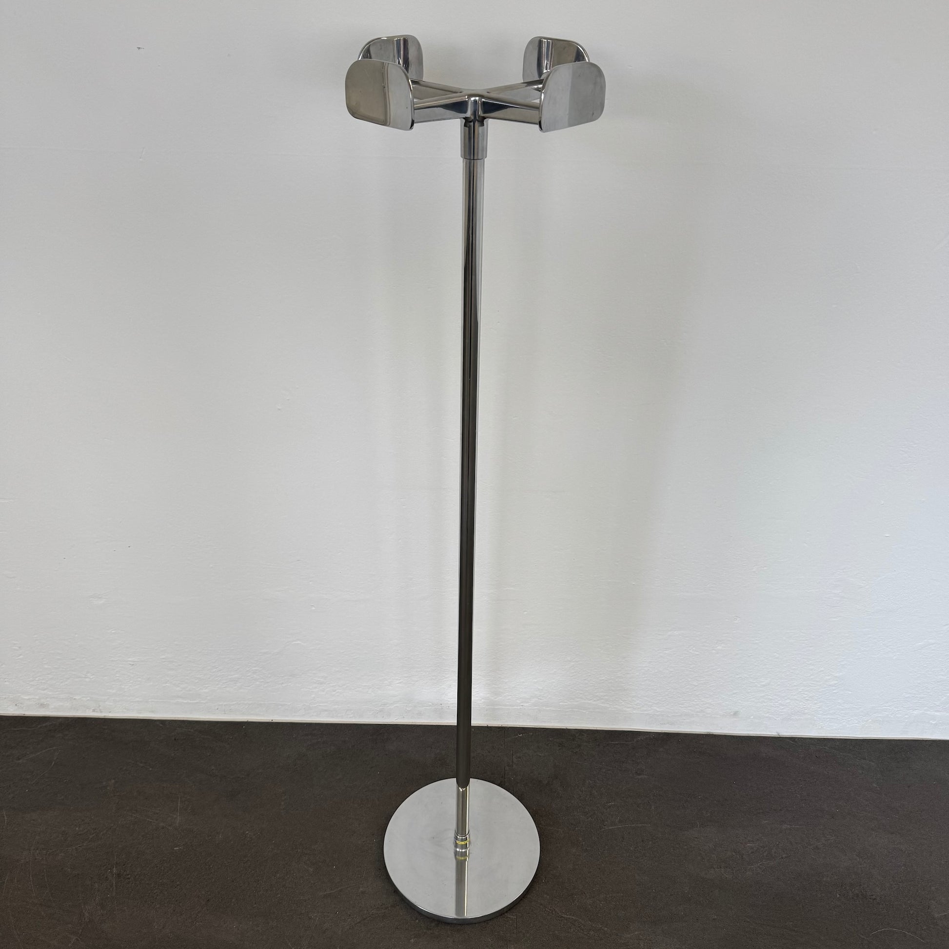 Magis Four Leaves Garderobenständer gedreht