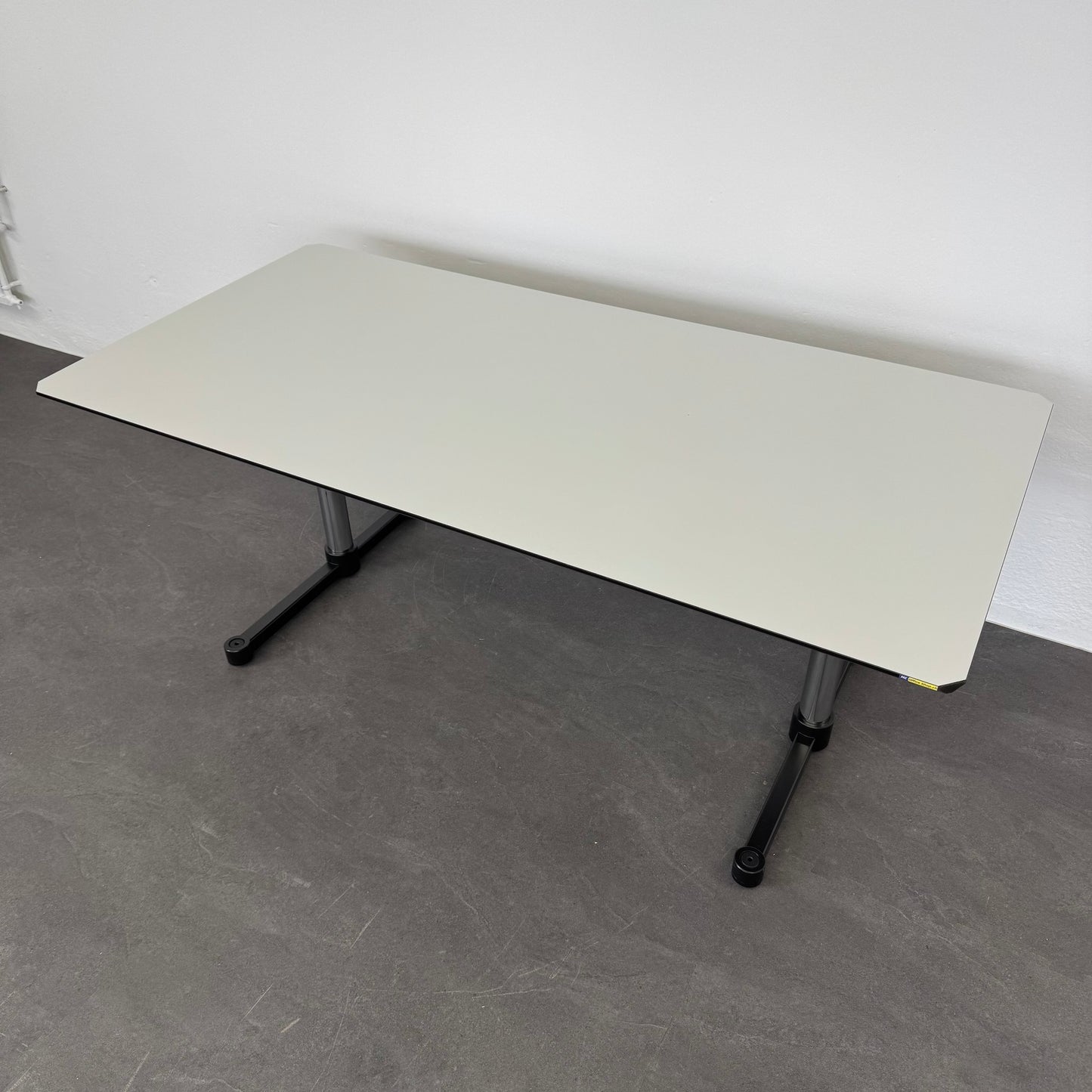 USM-Haller Kitos Tisch