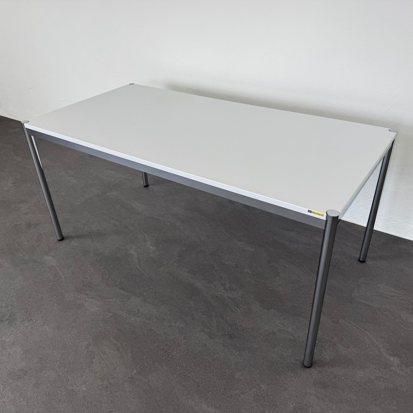 Ergodata Multi Desk Rondo Sitzungstisch Gestell Chrom glanz