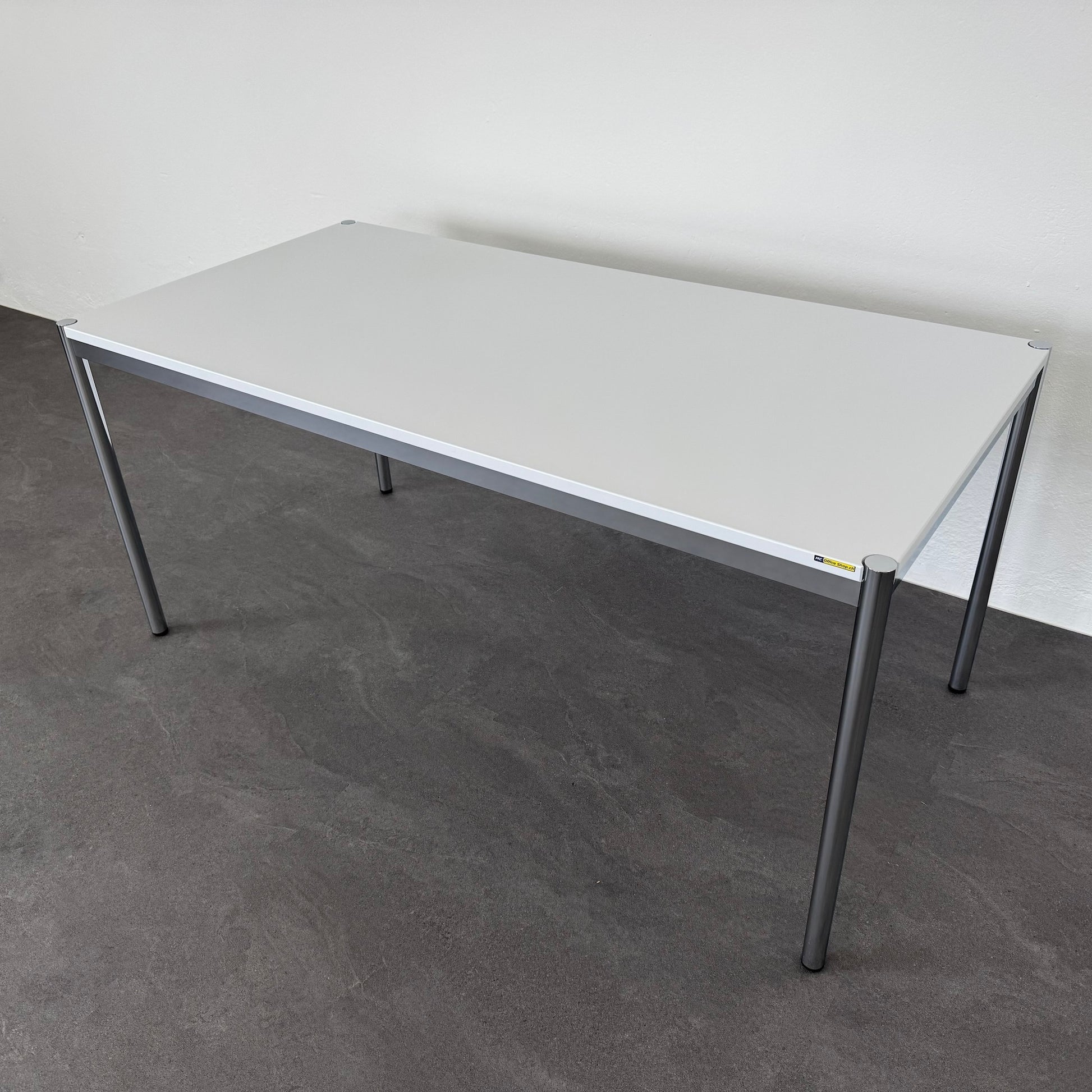 Ergodata Multi Desk Rondo Sitzungstisch Gestell Chrom glanz