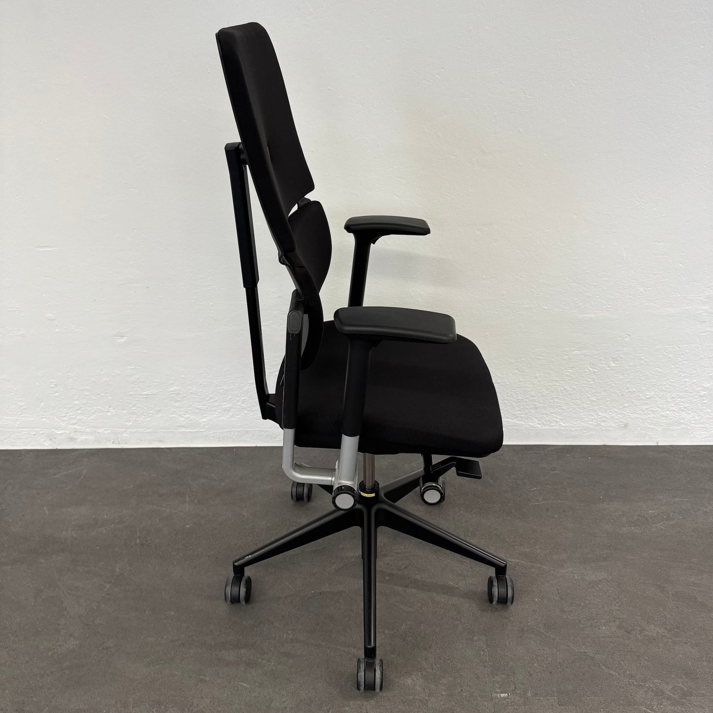 Steelcase Please Bürodrehstuhl mit schwarzem Fussgestell