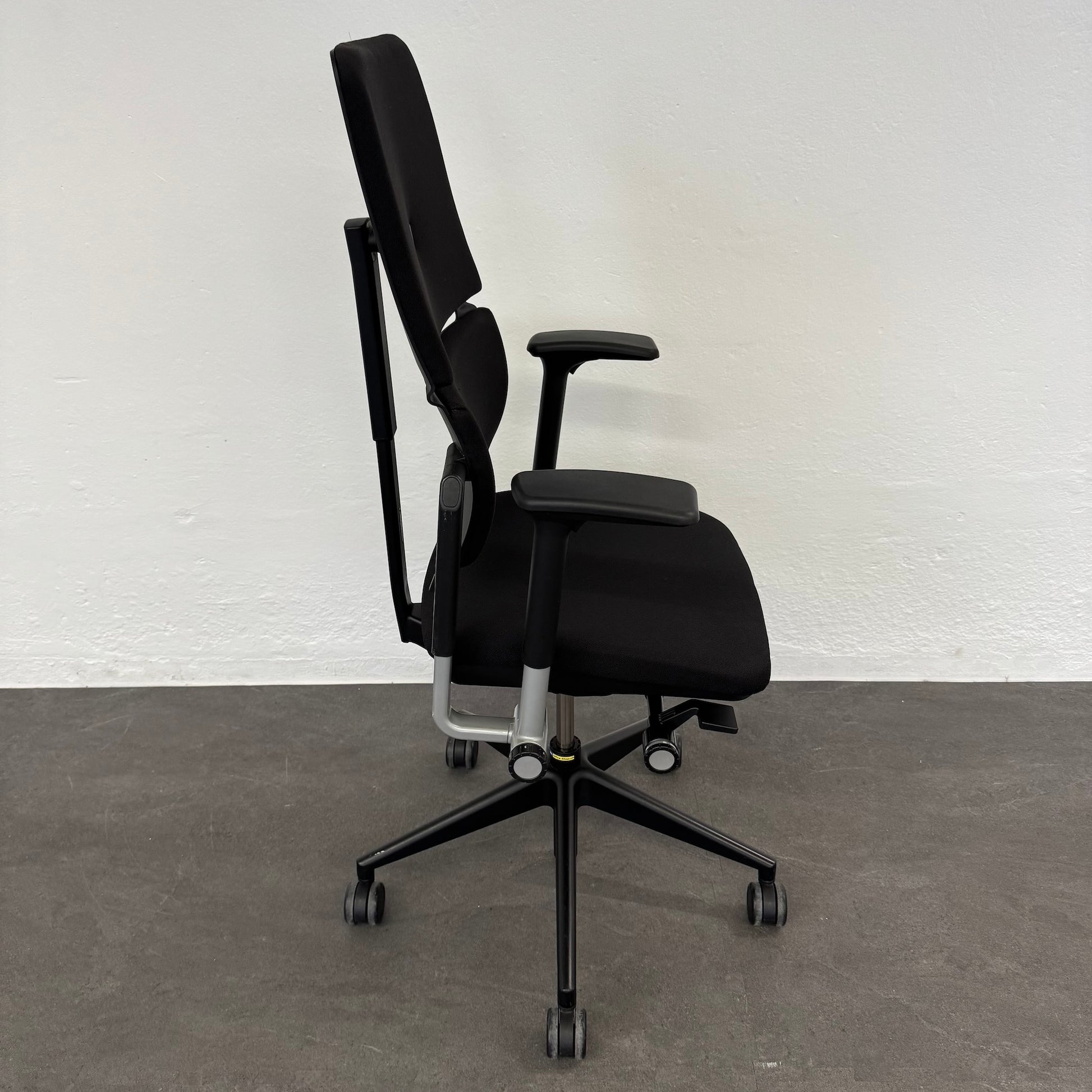 Steelcase Please Bürodrehstuhl mit schwarzem Fussgestell