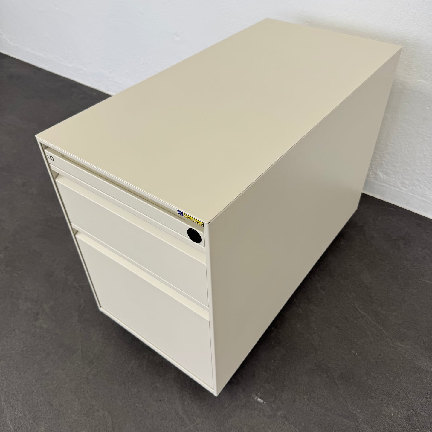 Lista Office LO Serie L Roll-Korpus seitliche Ansicht