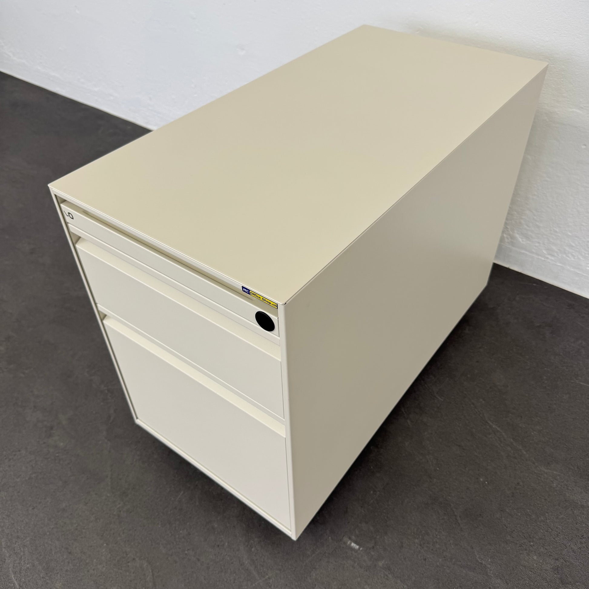 Lista Office LO Serie L Roll-Korpus seitliche Ansicht