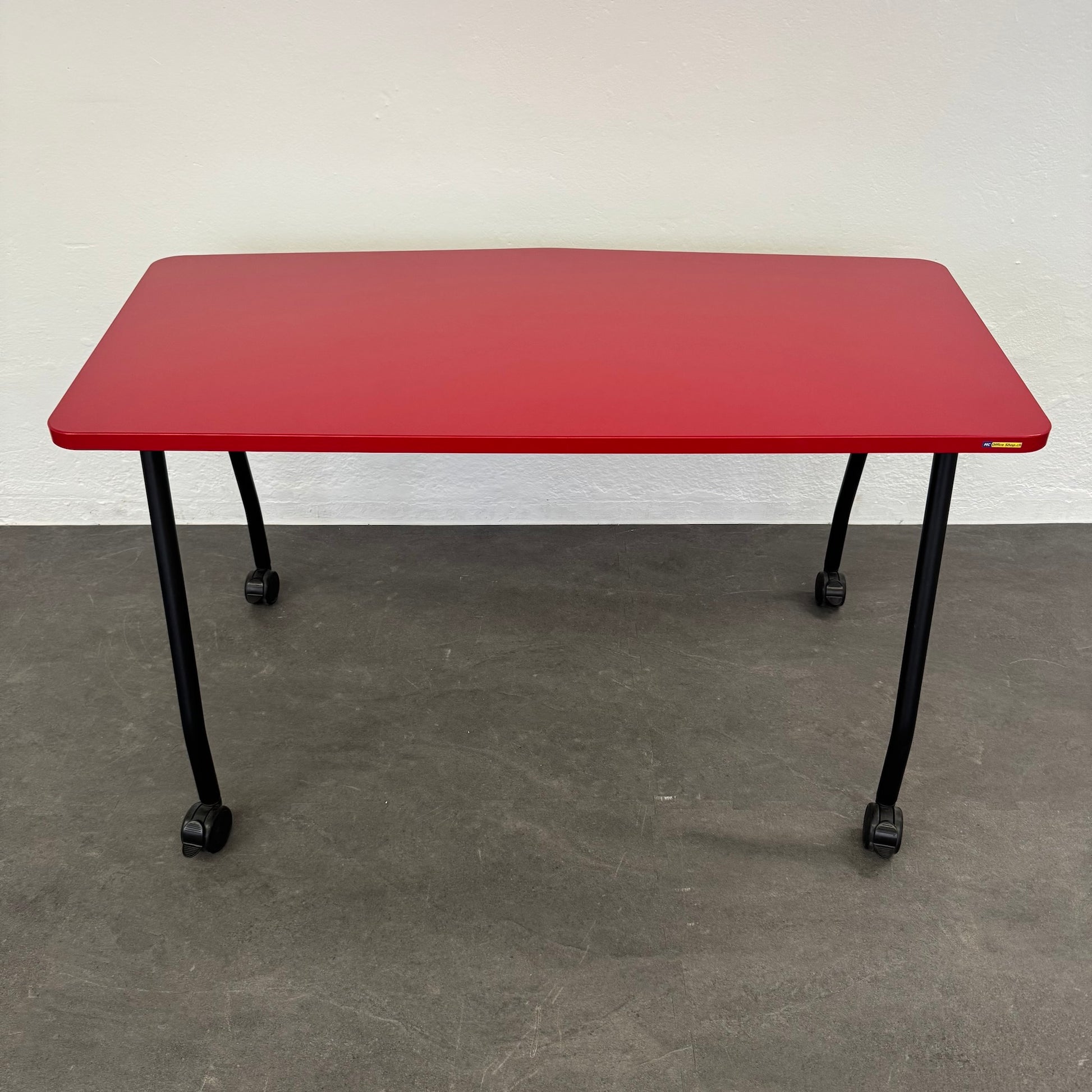 Steelcase Education Roll-Schreibtisch aus Spanplatte Rot