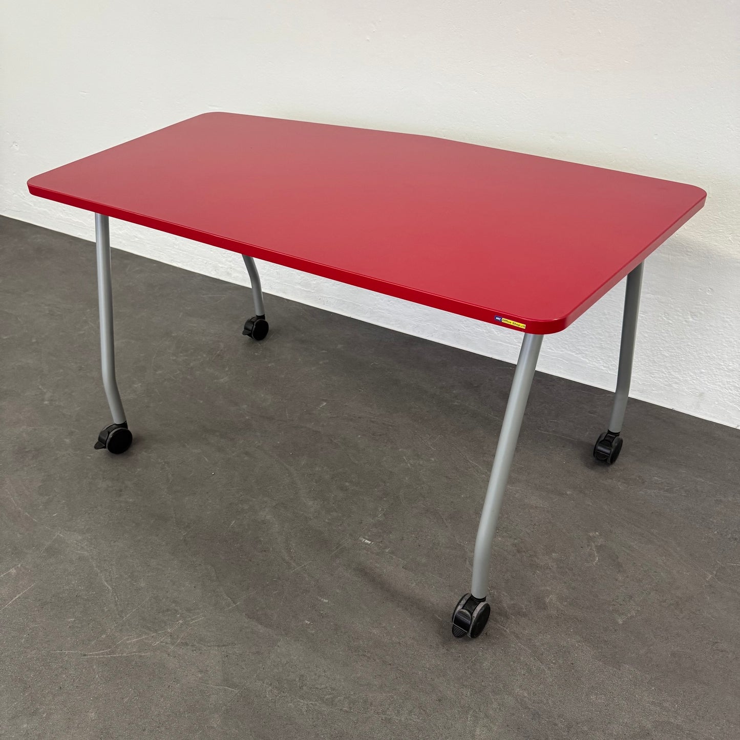 Steelcase Education Roll-Schreibtisch mit Gestell in Silbergrau